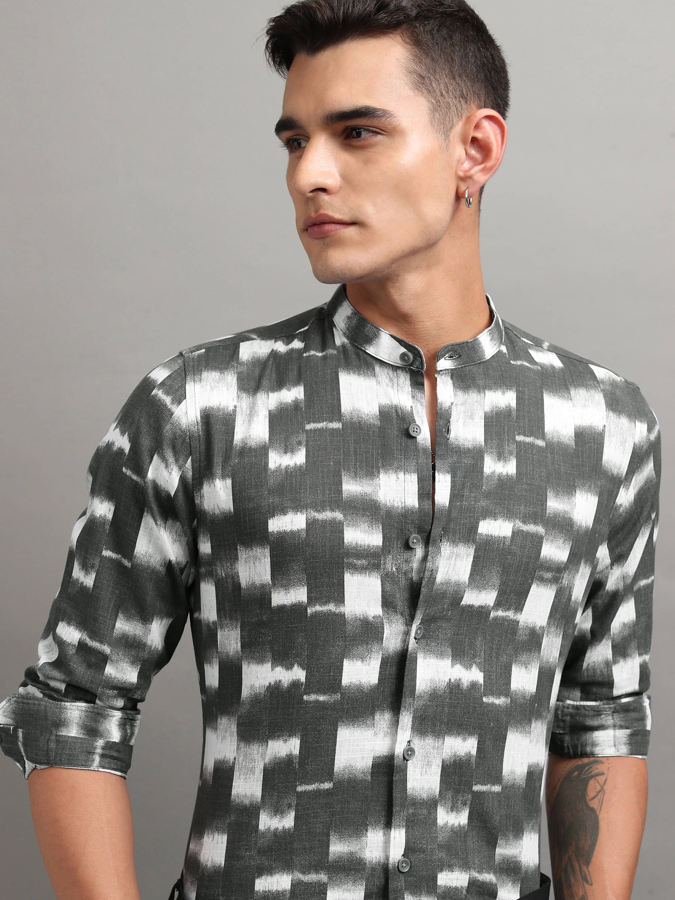 Highlander 100% Cotton Regular Fit Printed Full Sleeves Men's Casual Shirt - Grey ( Pack of 1 ) Highlander 100% Cotton Regular Fit Printed Full Sleeves Men's Casual Shirt - Grey ( Pack of 1 )
