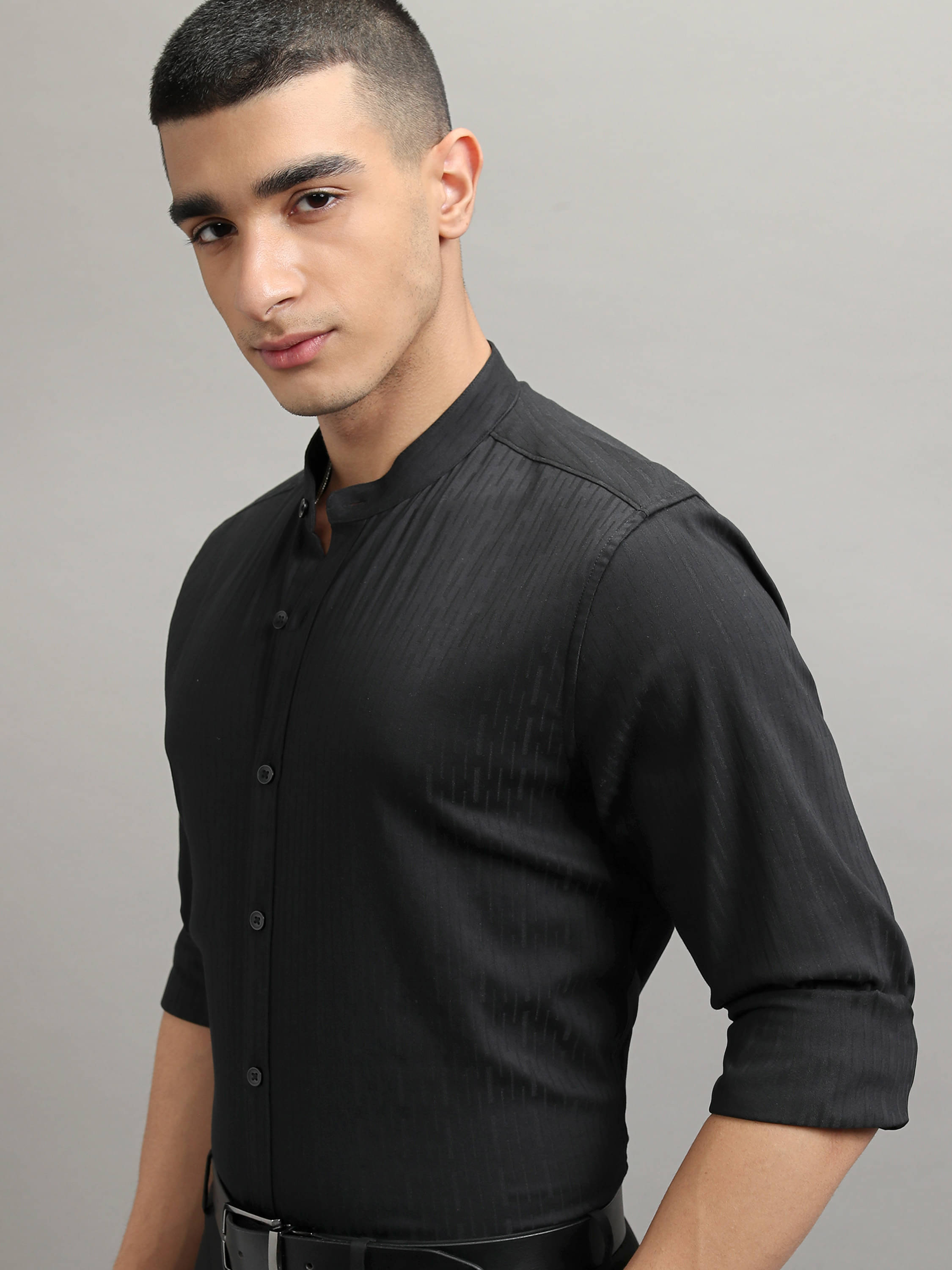 Highlander 100% Cotton Regular Fit Solids Full Sleeves Men's Casual Shirt - Black ( Pack of 1 )     			Highlander 100% Cotton Regular Fit Solids Full Sleeves Men's Casual Shirt - Black ( Pack of 1 )