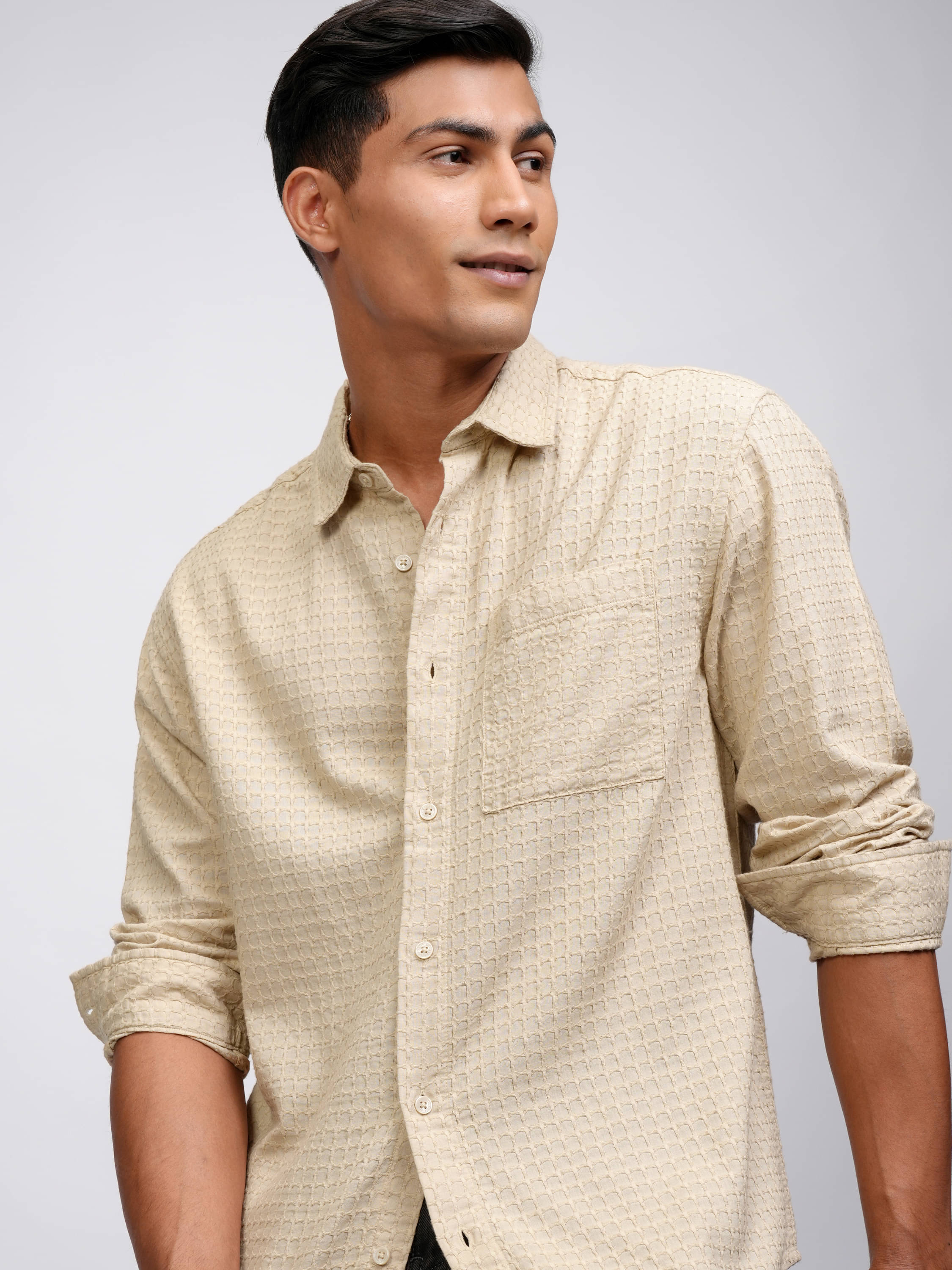     			Highlander 100% Cotton Relaxed Fit Self Design Full Sleeves Men's Casual Shirt - Beige ( Pack of 1 )