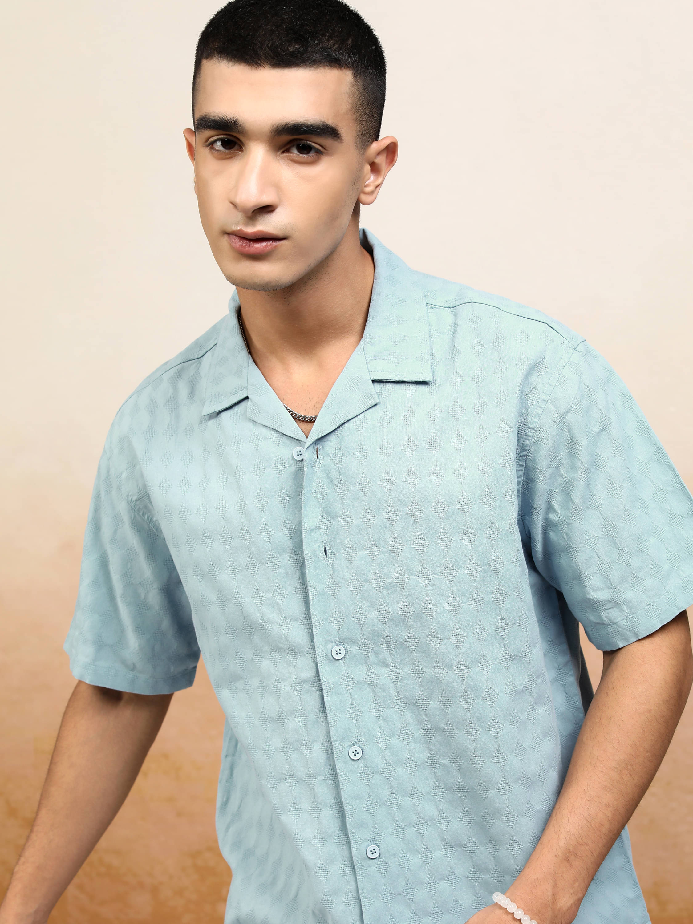    			Highlander 100% Cotton Relaxed Fit Self Design Half Sleeves Men's Casual Shirt - Blue ( Pack of 1 )