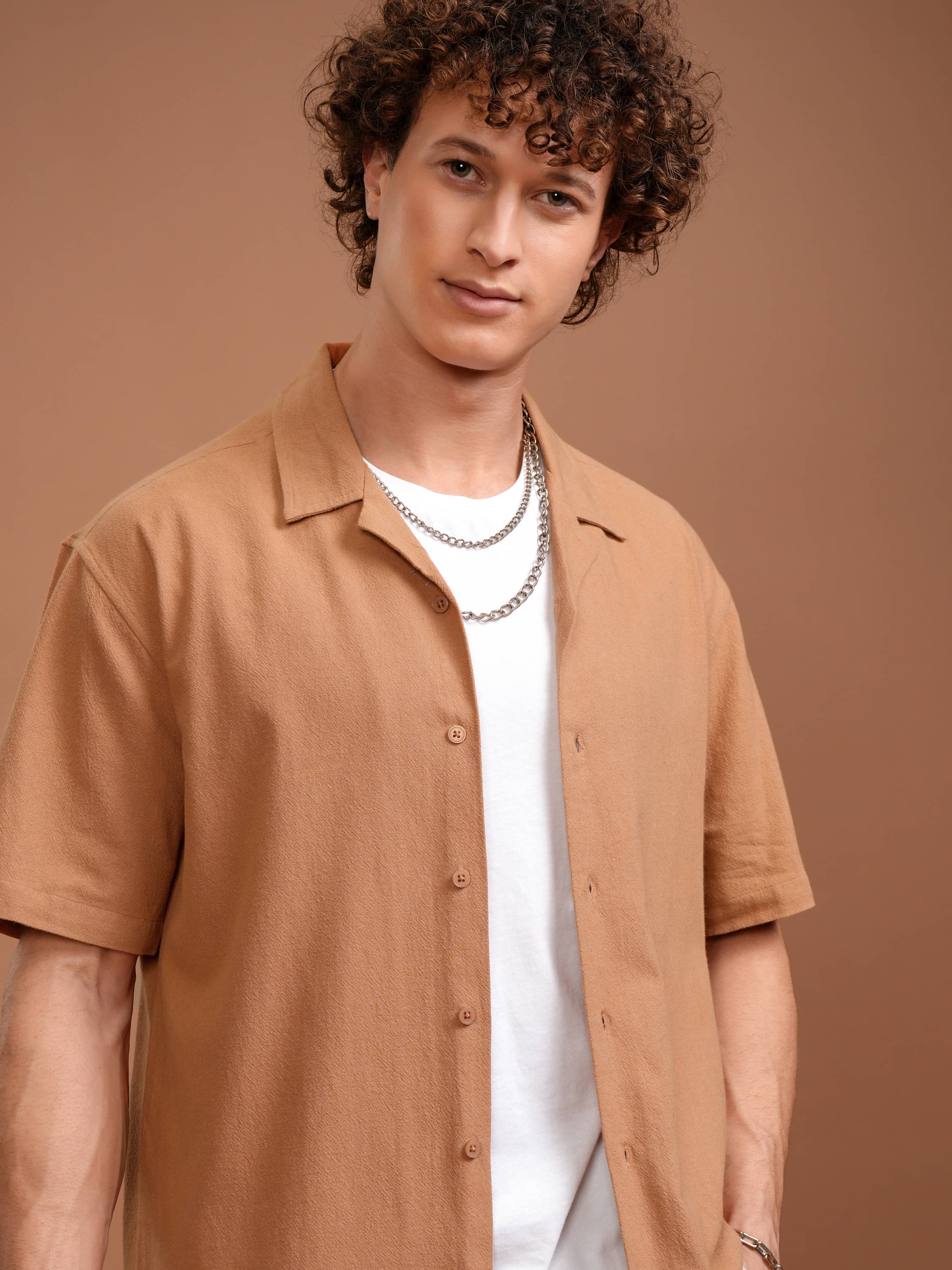 Highlander 100% Cotton Relaxed Fit Solids Half Sleeves Men's Casual Shirt - Orange ( Pack of 1 )     			Highlander 100% Cotton Relaxed Fit Solids Half Sleeves Men's Casual Shirt - Orange ( Pack of 1 )