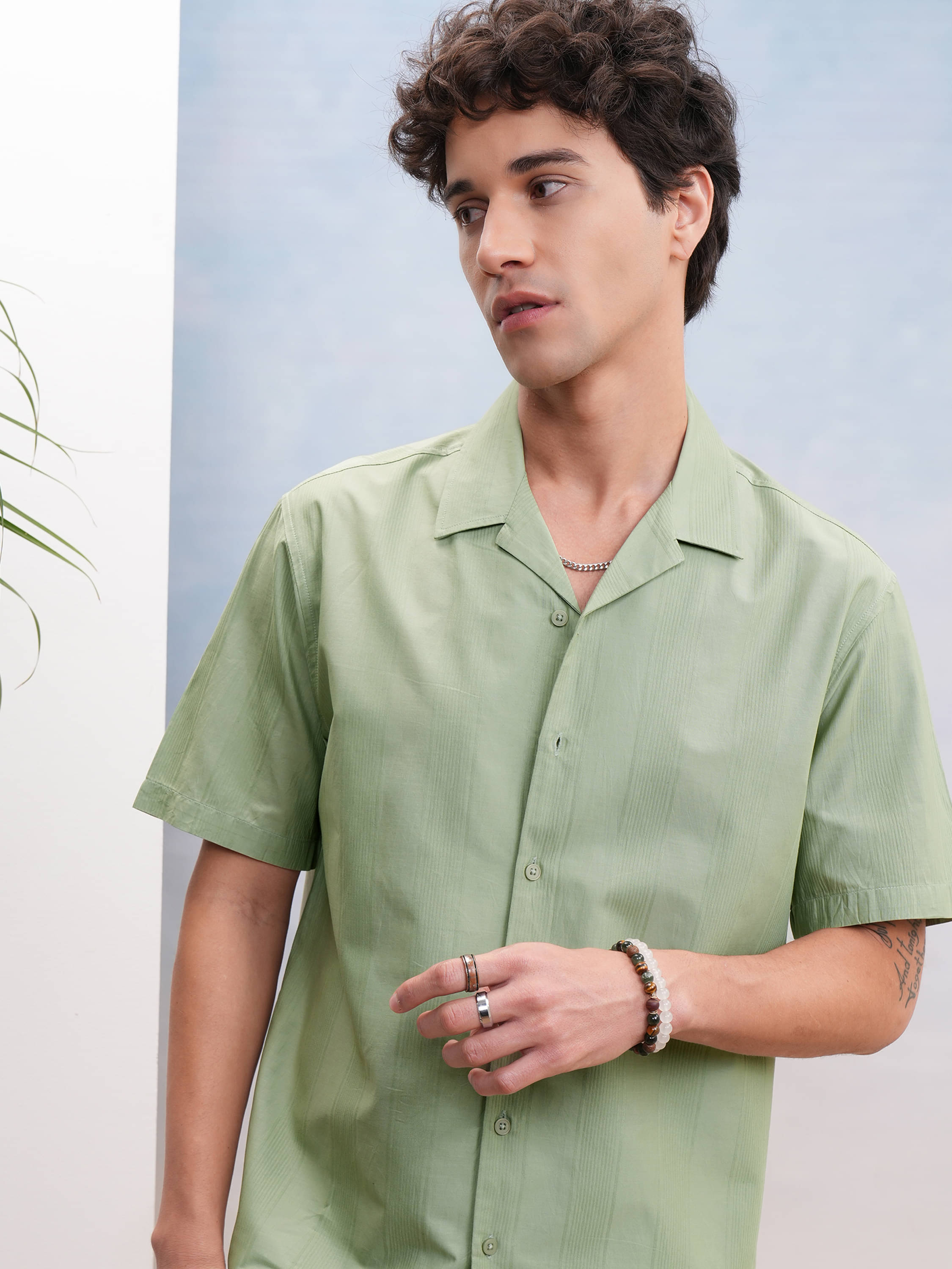 Highlander 100% Cotton Relaxed Fit Self Design Half Sleeves Men's Casual Shirt - Green ( Pack of 1 ) Highlander 100% Cotton Relaxed Fit Self Design Half Sleeves Men's Casual Shirt - Green ( Pack of 1 )