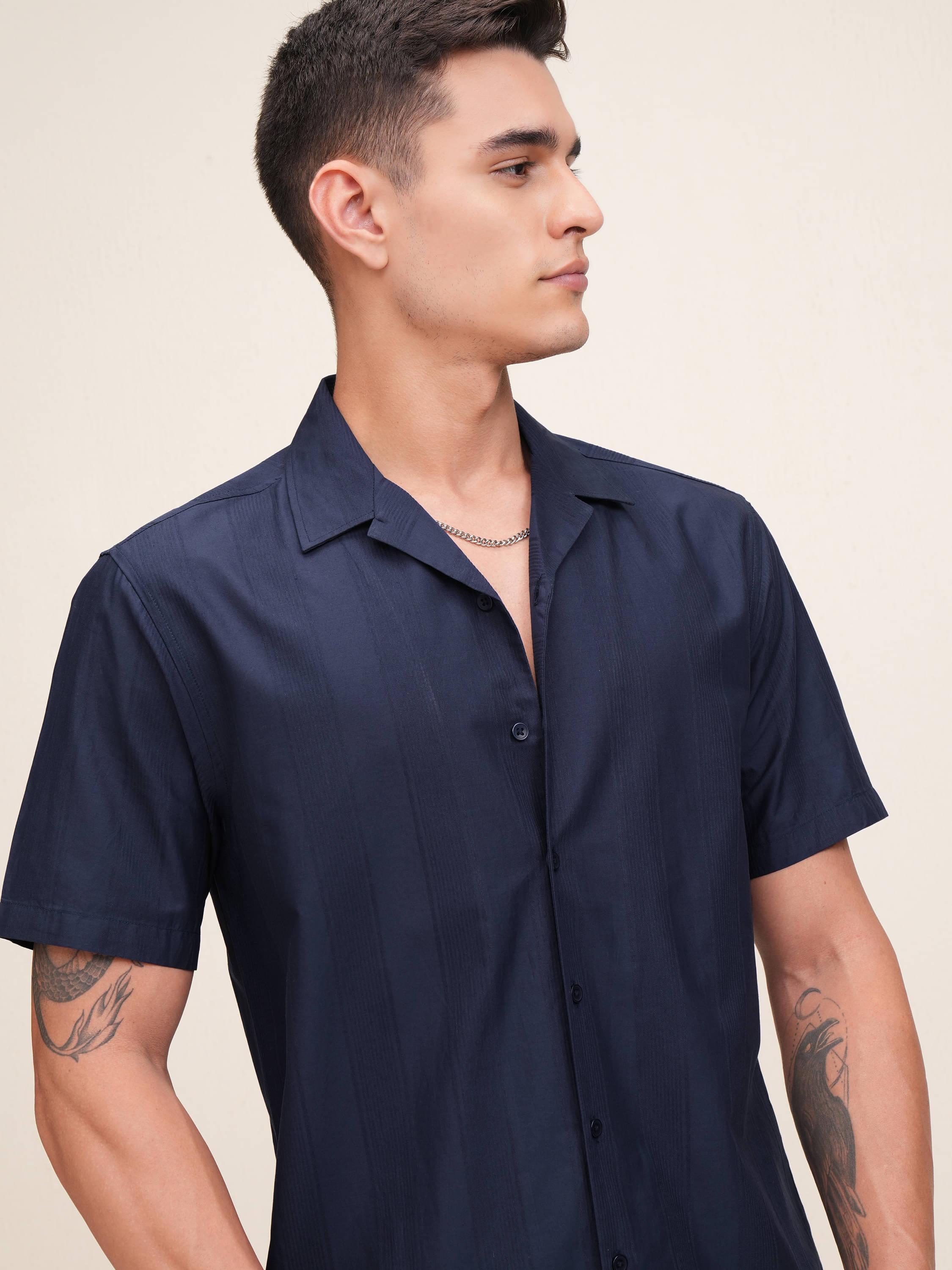     			Highlander 100% Cotton Relaxed Fit Self Design Half Sleeves Men's Casual Shirt - Navy Blue ( Pack of 1 )