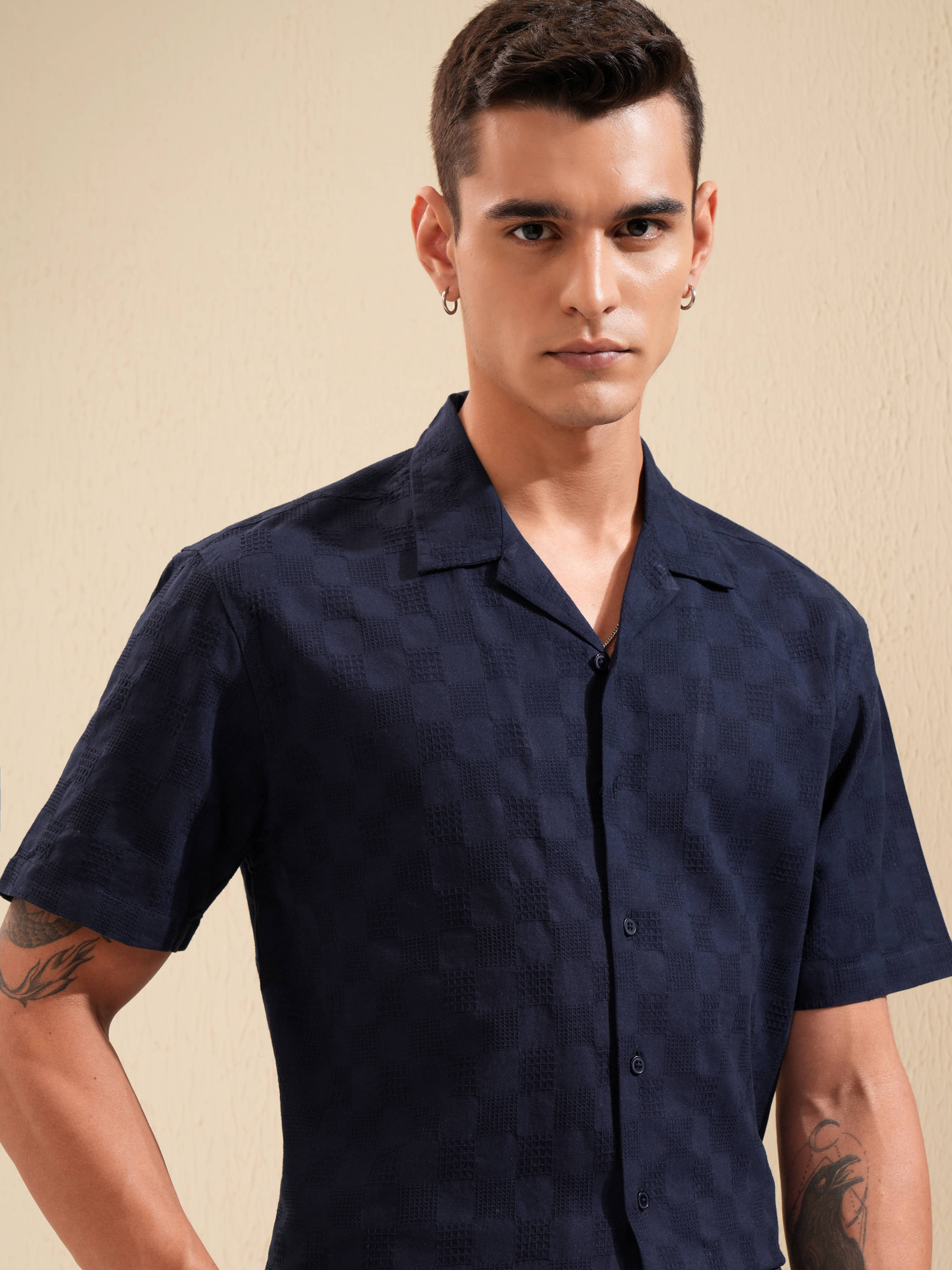     			Highlander 100% Cotton Relaxed Fit Self Design Half Sleeves Men's Casual Shirt - Navy Blue ( Pack of 1 )