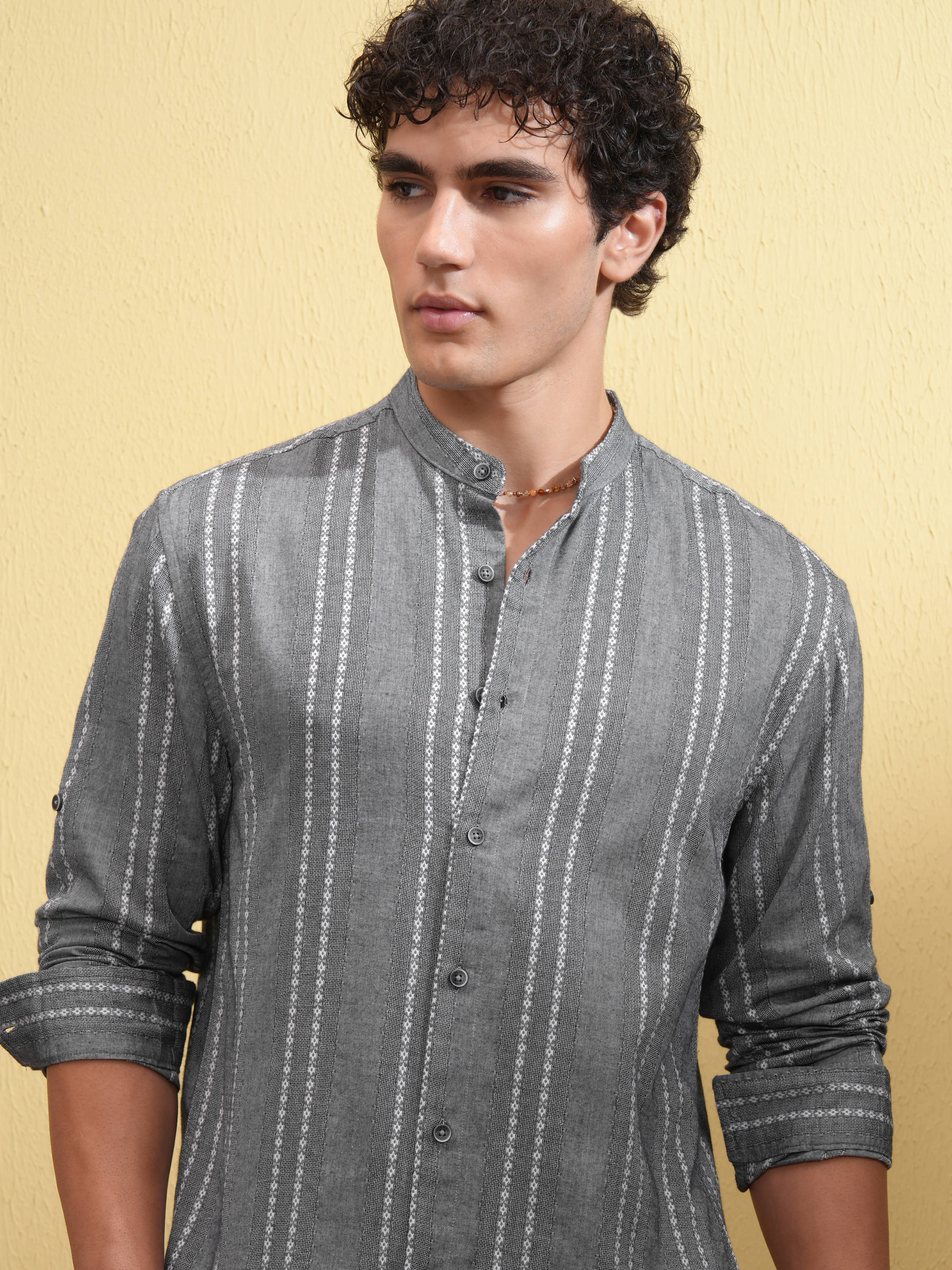     			Highlander 100% Cotton Relaxed Fit Self Design Full Sleeves Men's Casual Shirt - Grey ( Pack of 1 )