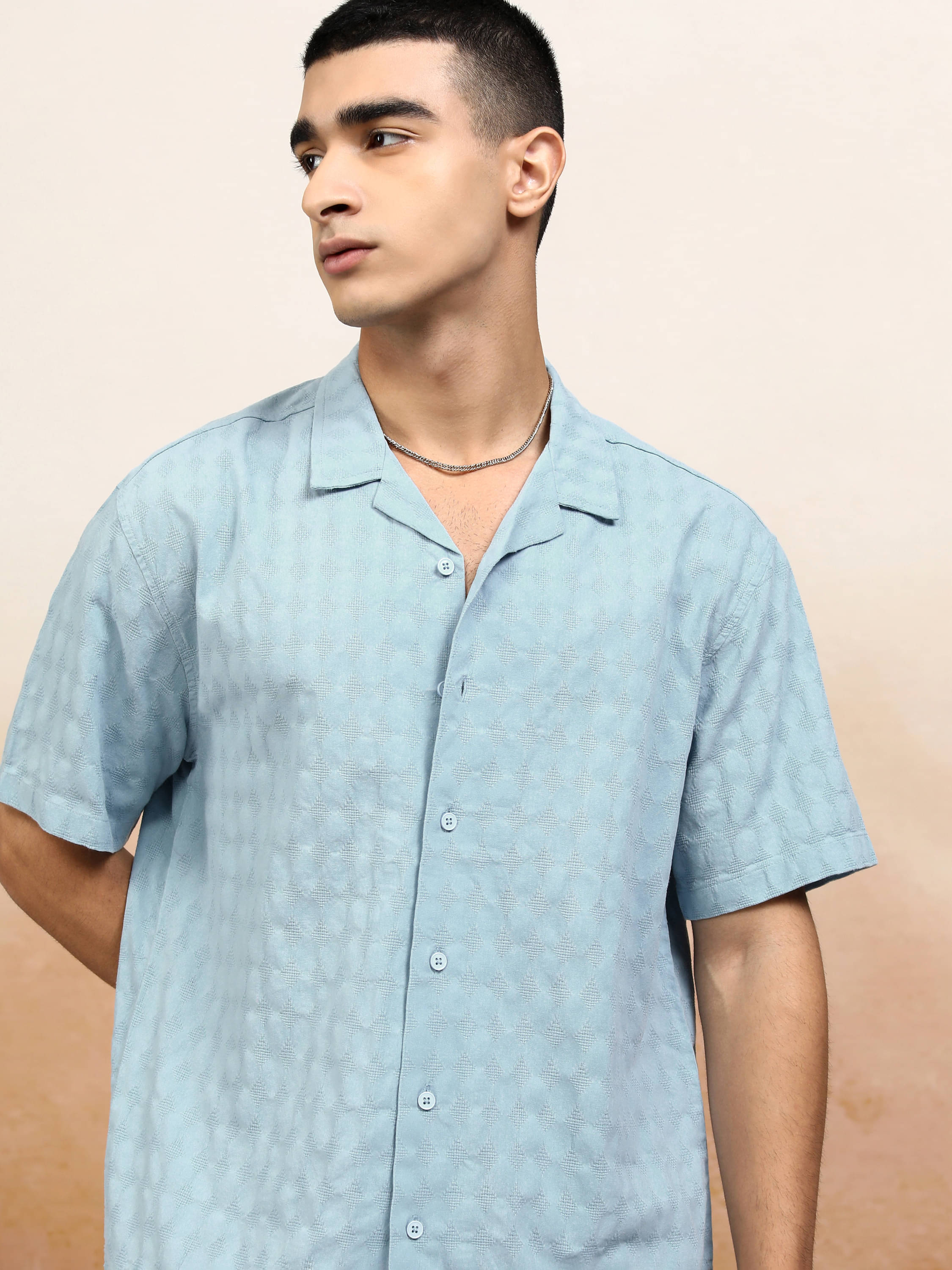     			Highlander 100% Cotton Relaxed Fit Self Design Half Sleeves Men's Casual Shirt - Blue ( Pack of 1 )