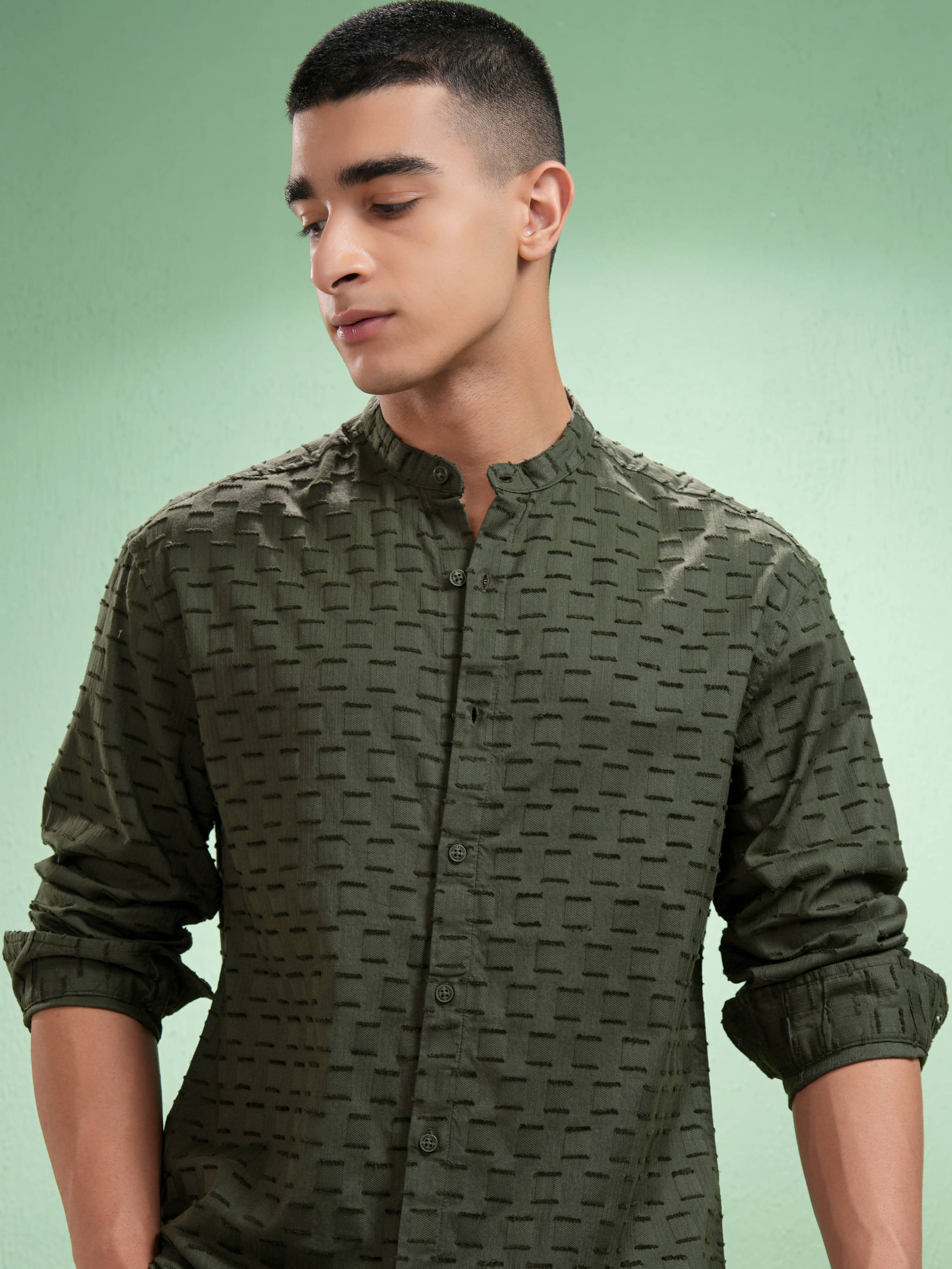     			Highlander 100% Cotton Relaxed Fit Self Design Full Sleeves Men's Casual Shirt - Olive ( Pack of 1 )
