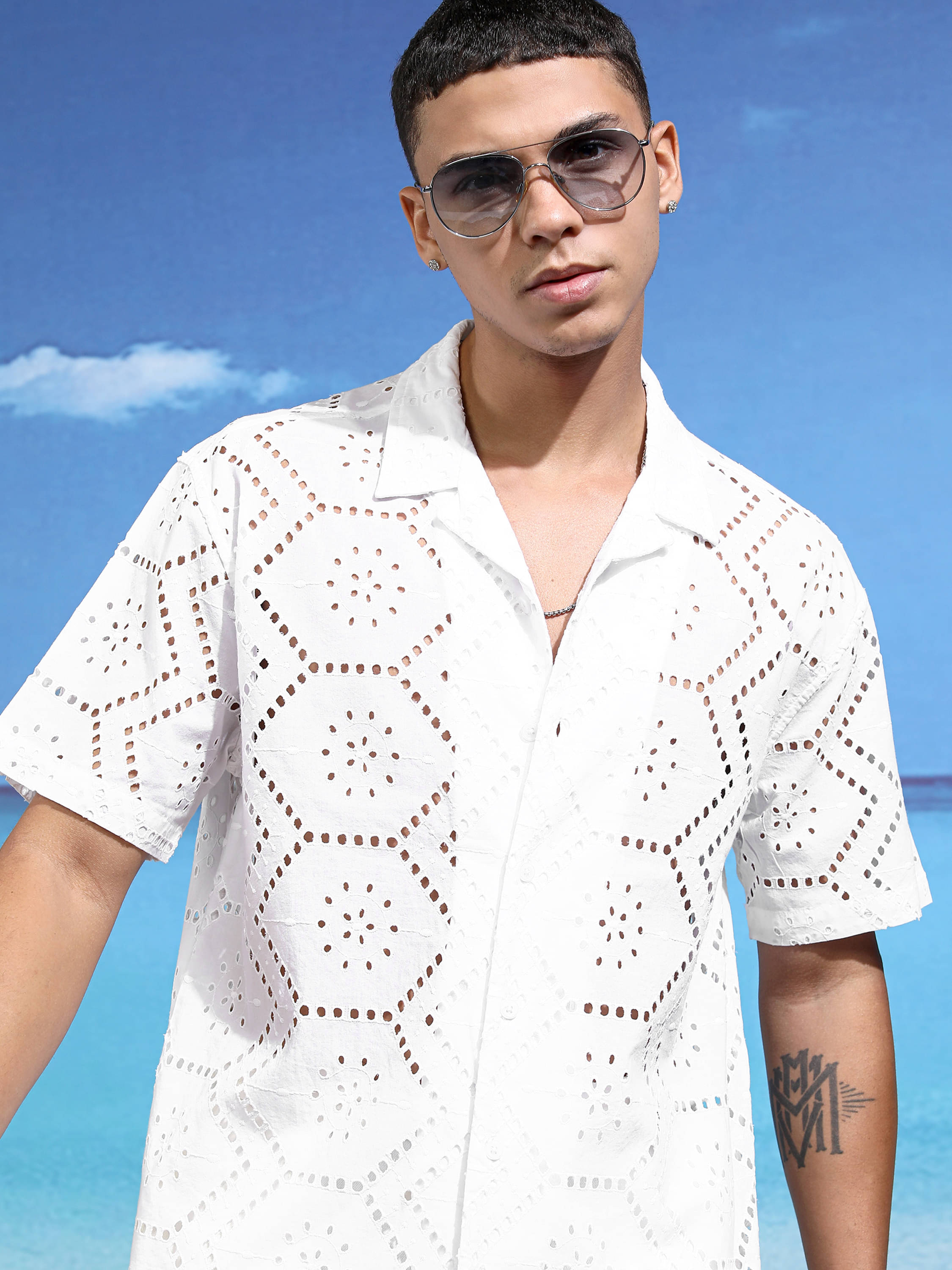     			Highlander 100% Cotton Relaxed Fit Self Design Half Sleeves Men's Casual Shirt - White ( Pack of 1 )