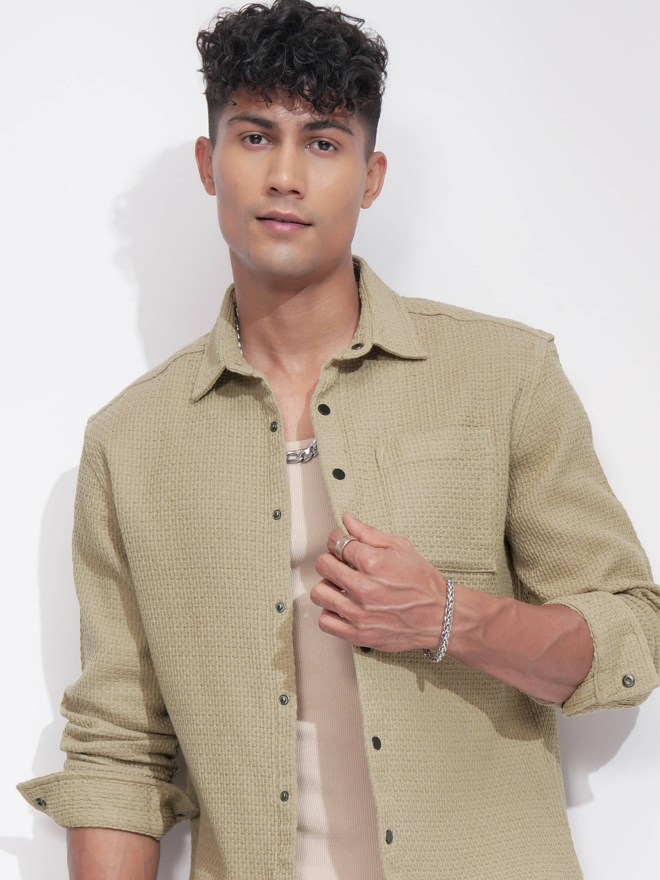     			Highlander 100% Cotton Relaxed Fit Self Design Full Sleeves Men's Casual Shirt - Khaki ( Pack of 1 )
