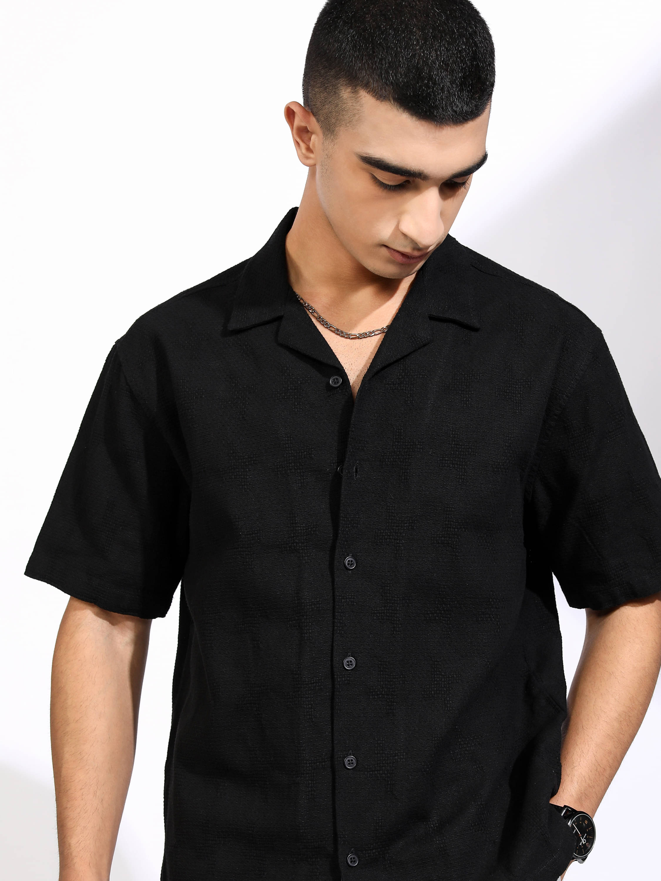     			Highlander 100% Cotton Relaxed Fit Self Design Half Sleeves Men's Casual Shirt - Black ( Pack of 1 )