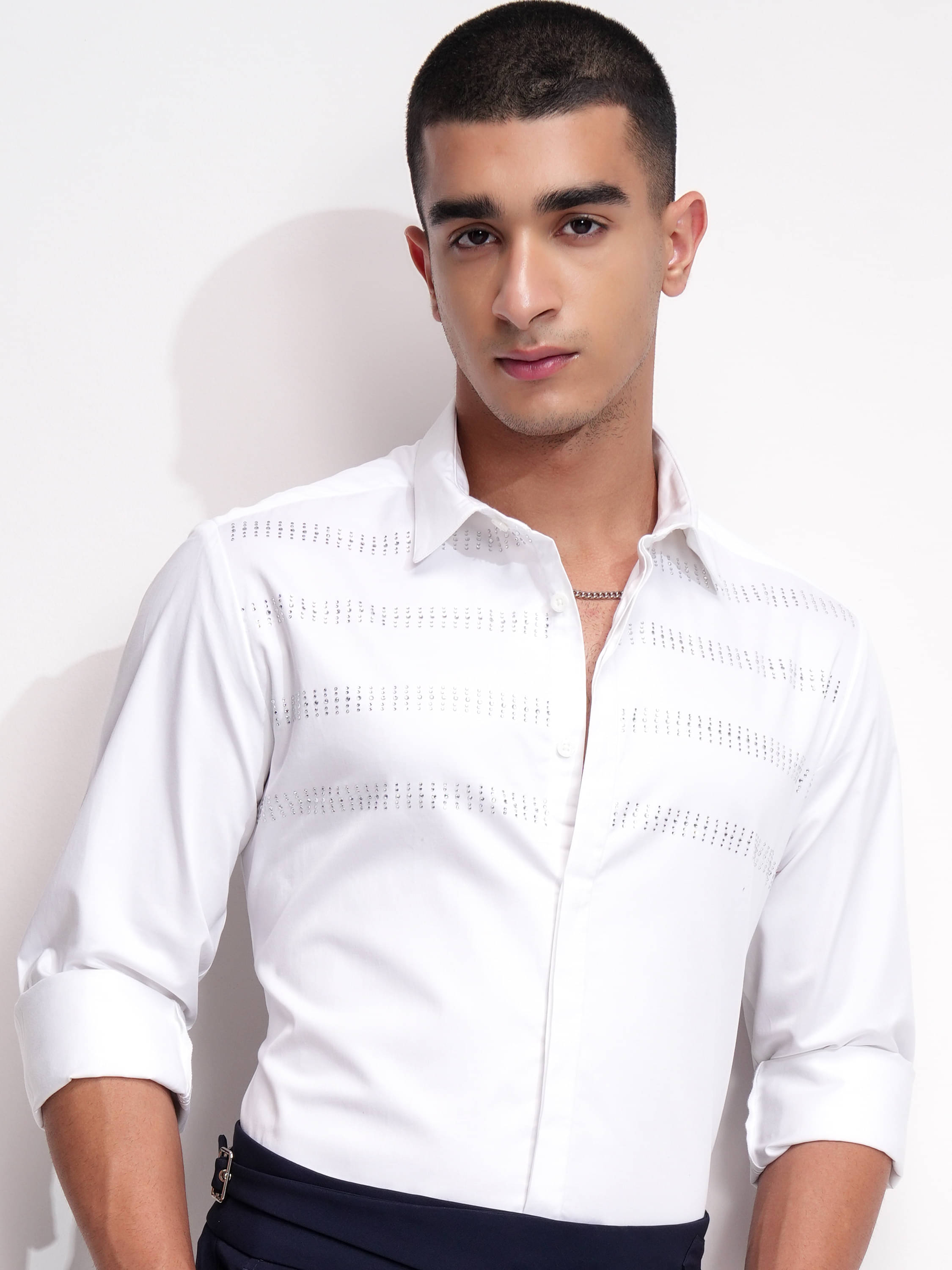     			Highlander 100% Cotton Slim Fit Self Design Full Sleeves Men's Casual Shirt - White ( Pack of 1 )
