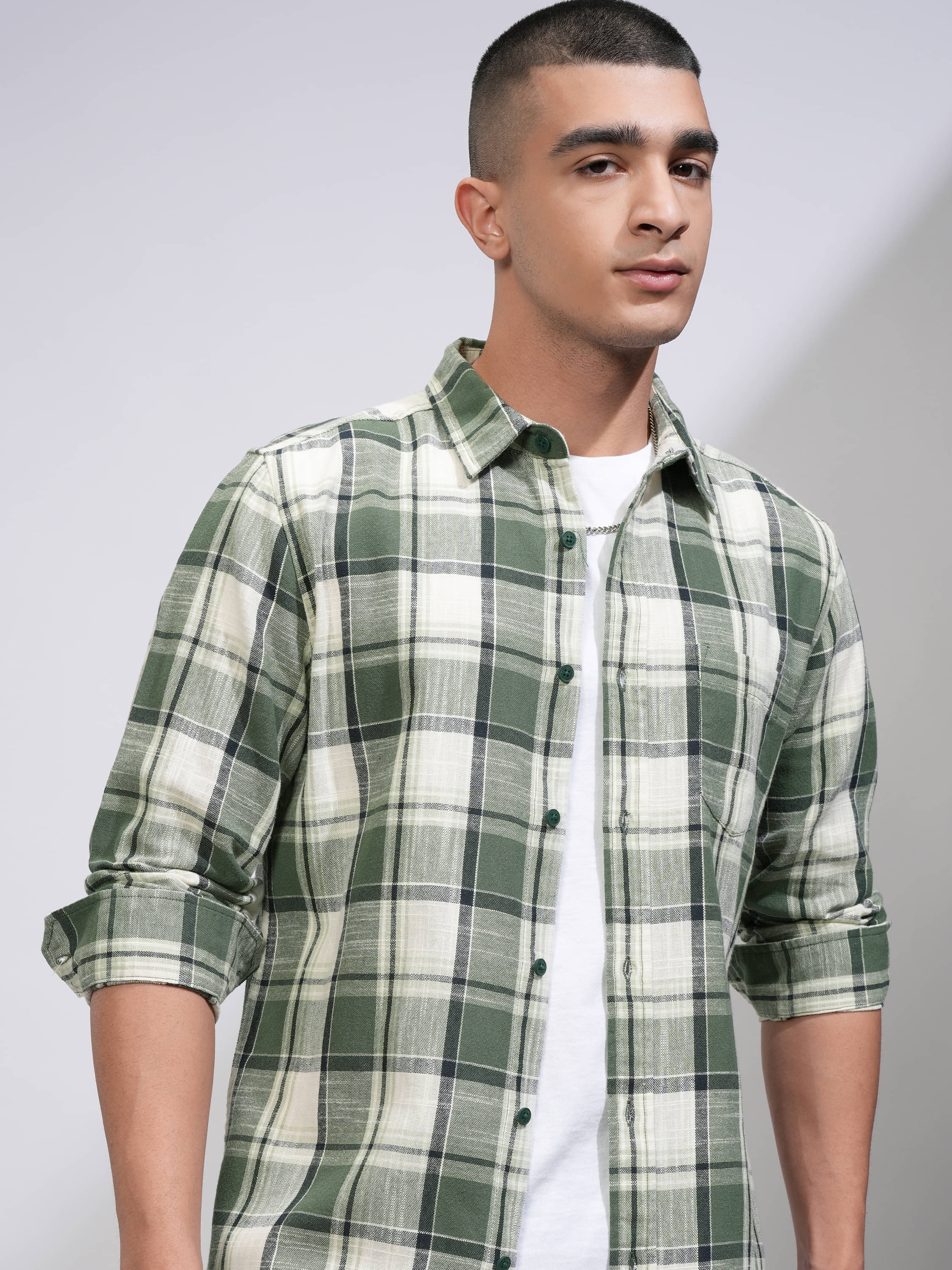 Highlander 100% Cotton Slim Fit Checks Full Sleeves Men's Casual Shirt - Green ( Pack of 1 ) Highlander 100% Cotton Slim Fit Checks Full Sleeves Men's Casual Shirt - Green ( Pack of 1 )