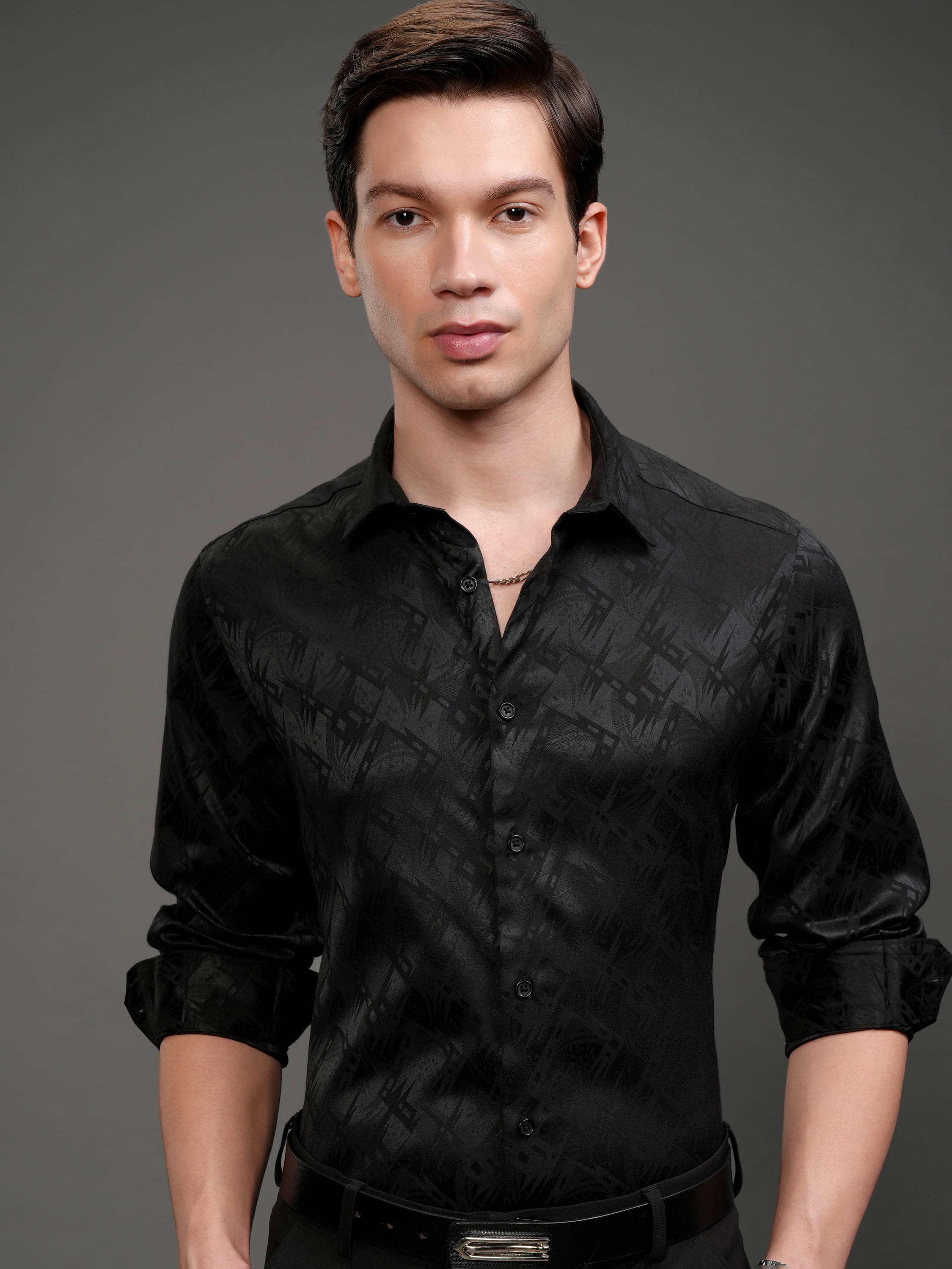     			Highlander 100% Cotton Slim Fit Self Design Full Sleeves Men's Casual Shirt - Black ( Pack of 1 )