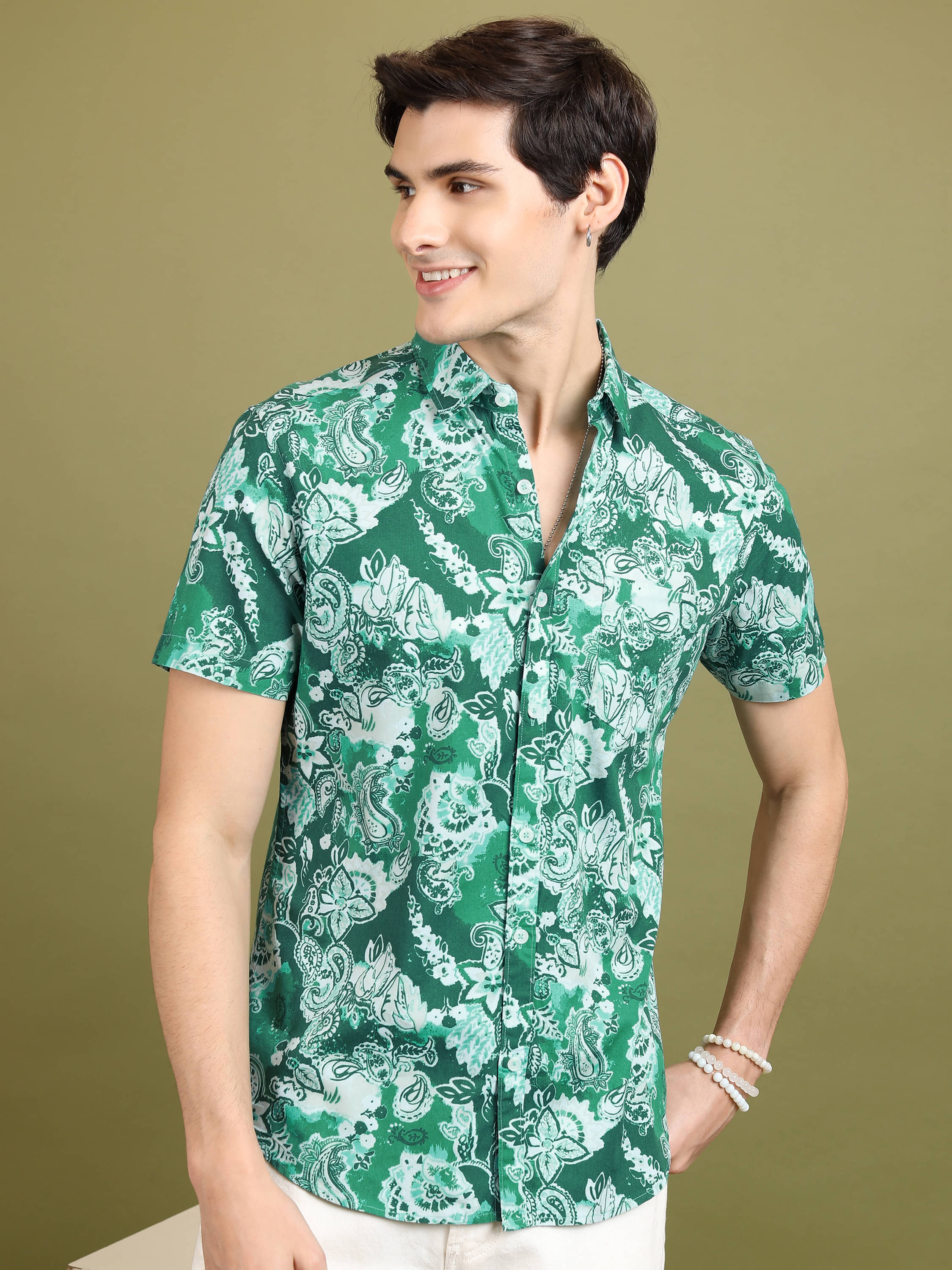 Highlander 100% Cotton Slim Fit Printed Half Sleeves Men's Casual Shirt - Green ( Pack of 1 ) Highlander 100% Cotton Slim Fit Printed Half Sleeves Men's Casual Shirt - Green ( Pack of 1 )