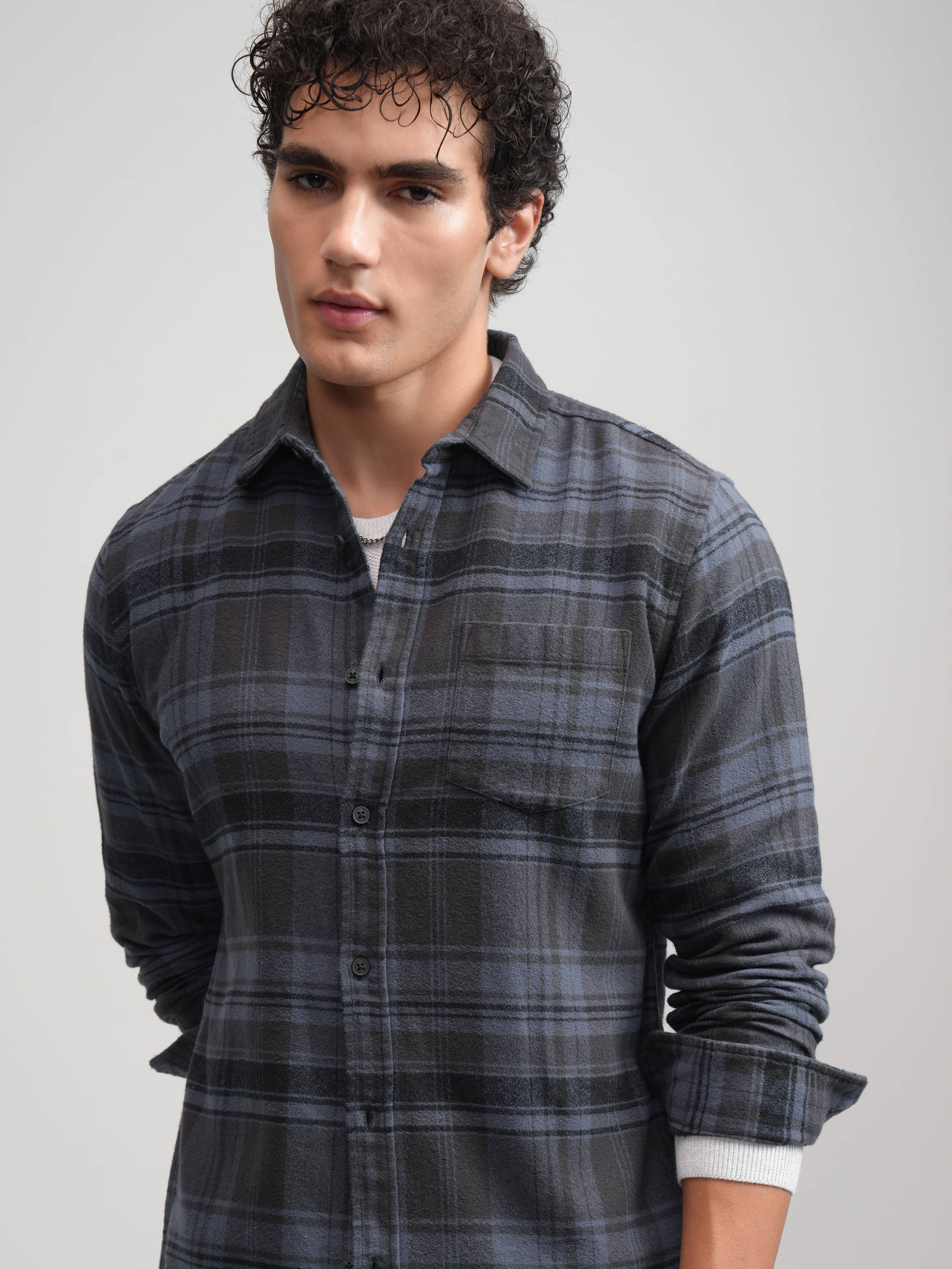     			Highlander 100% Cotton Slim Fit Self Design Full Sleeves Men's Casual Shirt - Multicolor ( Pack of 1 )
