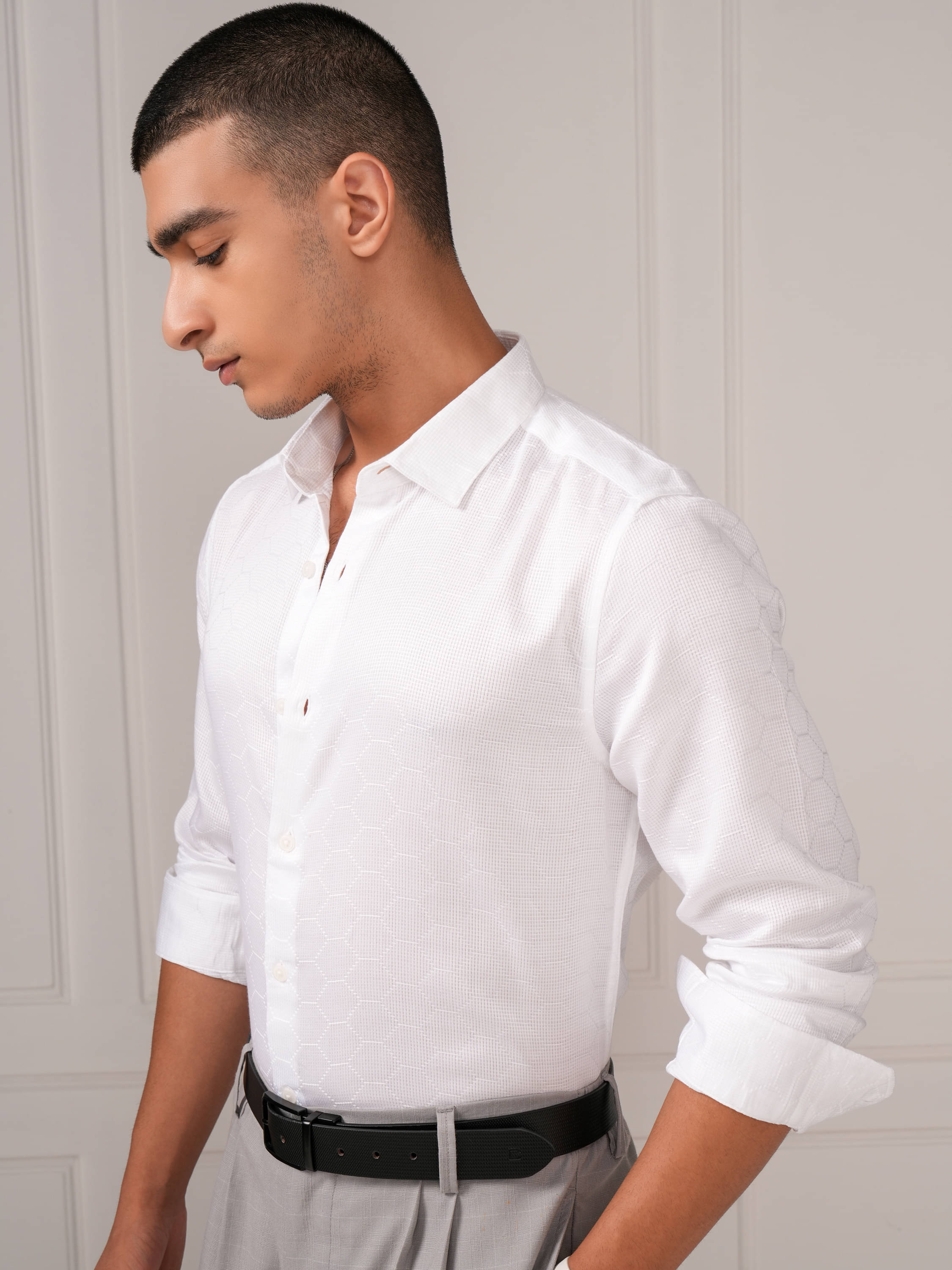 Highlander 100% Cotton Slim Fit Solids Full Sleeves Men's Casual Shirt - White ( Pack of 1 ) Highlander 100% Cotton Slim Fit Solids Full Sleeves Men's Casual Shirt - White ( Pack of 1 )