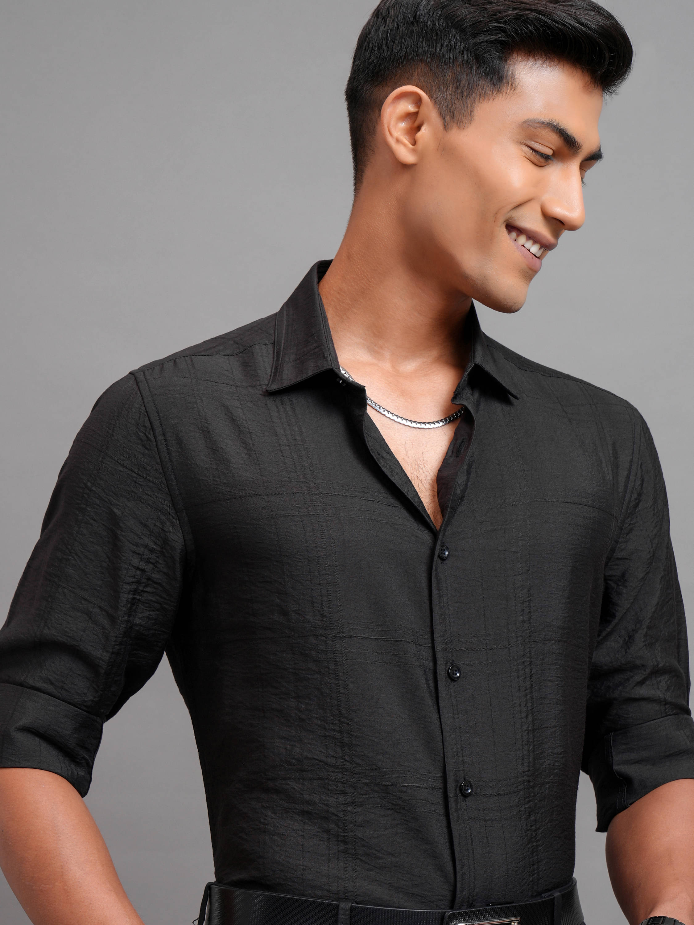     			Highlander 100% Cotton Slim Fit Self Design Full Sleeves Men's Casual Shirt - Black ( Pack of 1 )