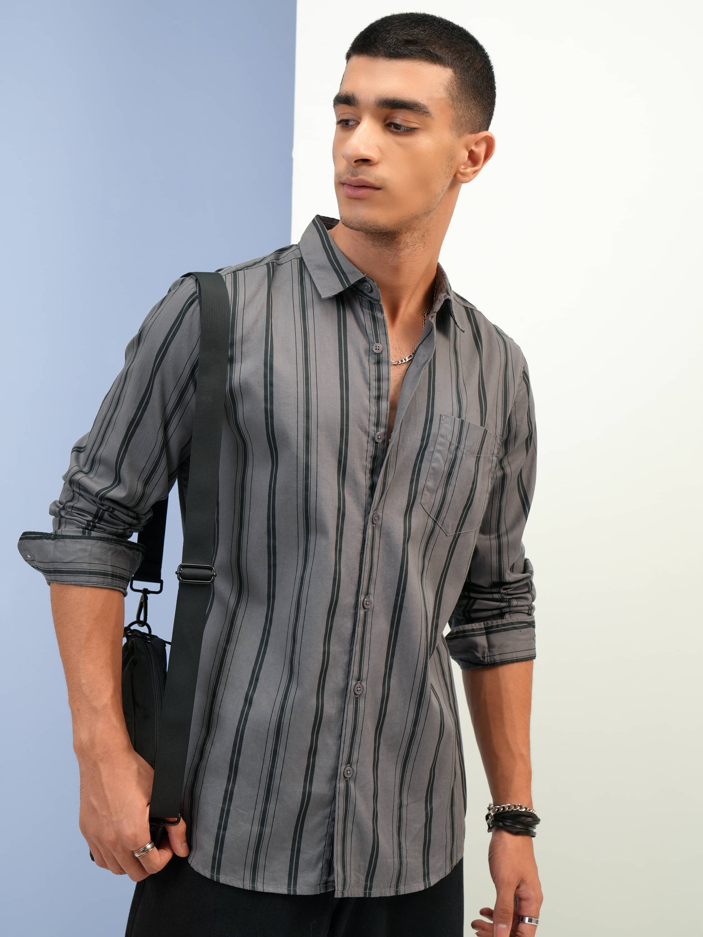 Highlander 100% Cotton Slim Fit Striped Full Sleeves Men's Casual Shirt - Grey ( Pack of 1 )     			Highlander 100% Cotton Slim Fit Striped Full Sleeves Men's Casual Shirt - Grey ( Pack of 1 )