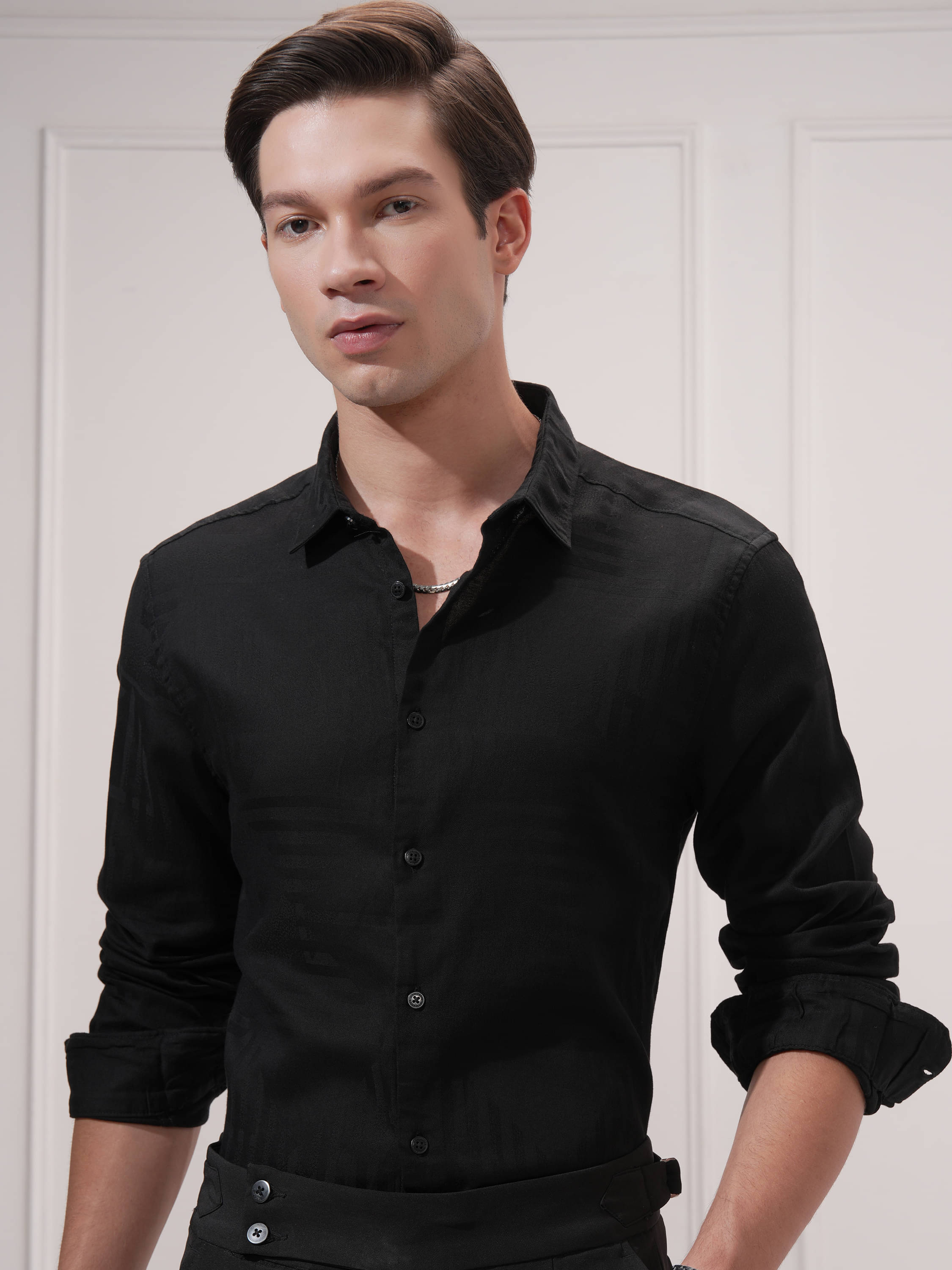     			Highlander 100% Cotton Slim Fit Self Design Full Sleeves Men's Casual Shirt - Black ( Pack of 1 )