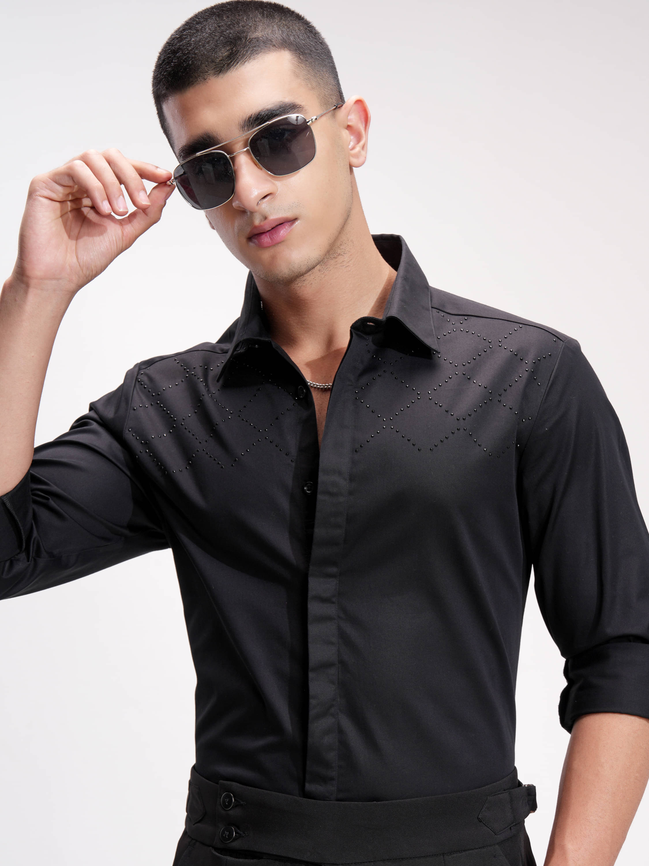     			Highlander 100% Cotton Slim Fit Self Design Full Sleeves Men's Casual Shirt - Black ( Pack of 1 )