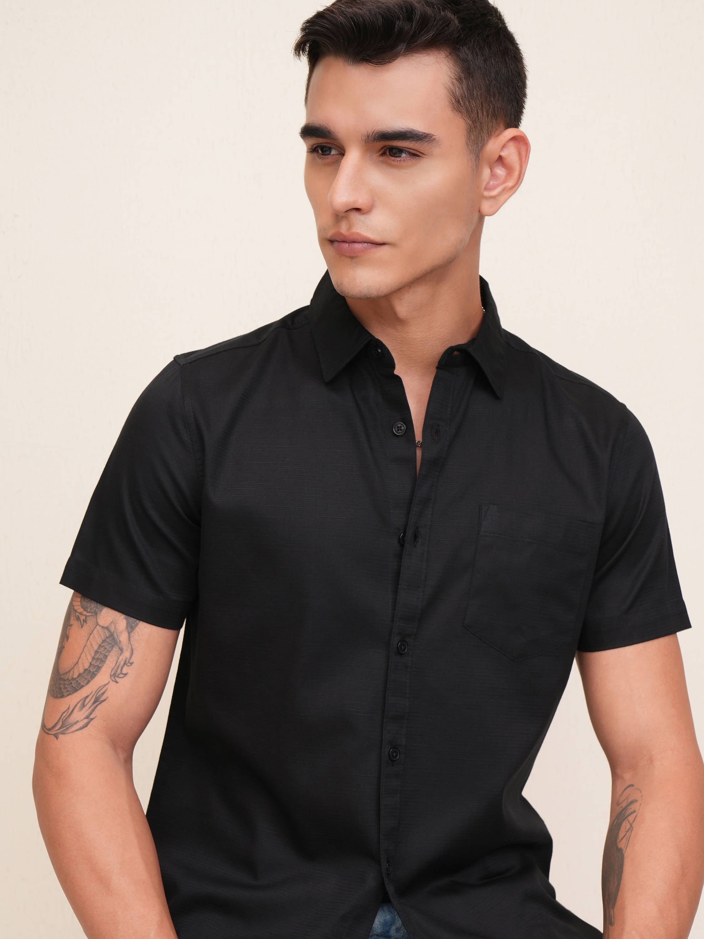     			Highlander Cotton Blend Regular Fit Self Design Half Sleeves Men's Casual Shirt - Black ( Pack of 1 )