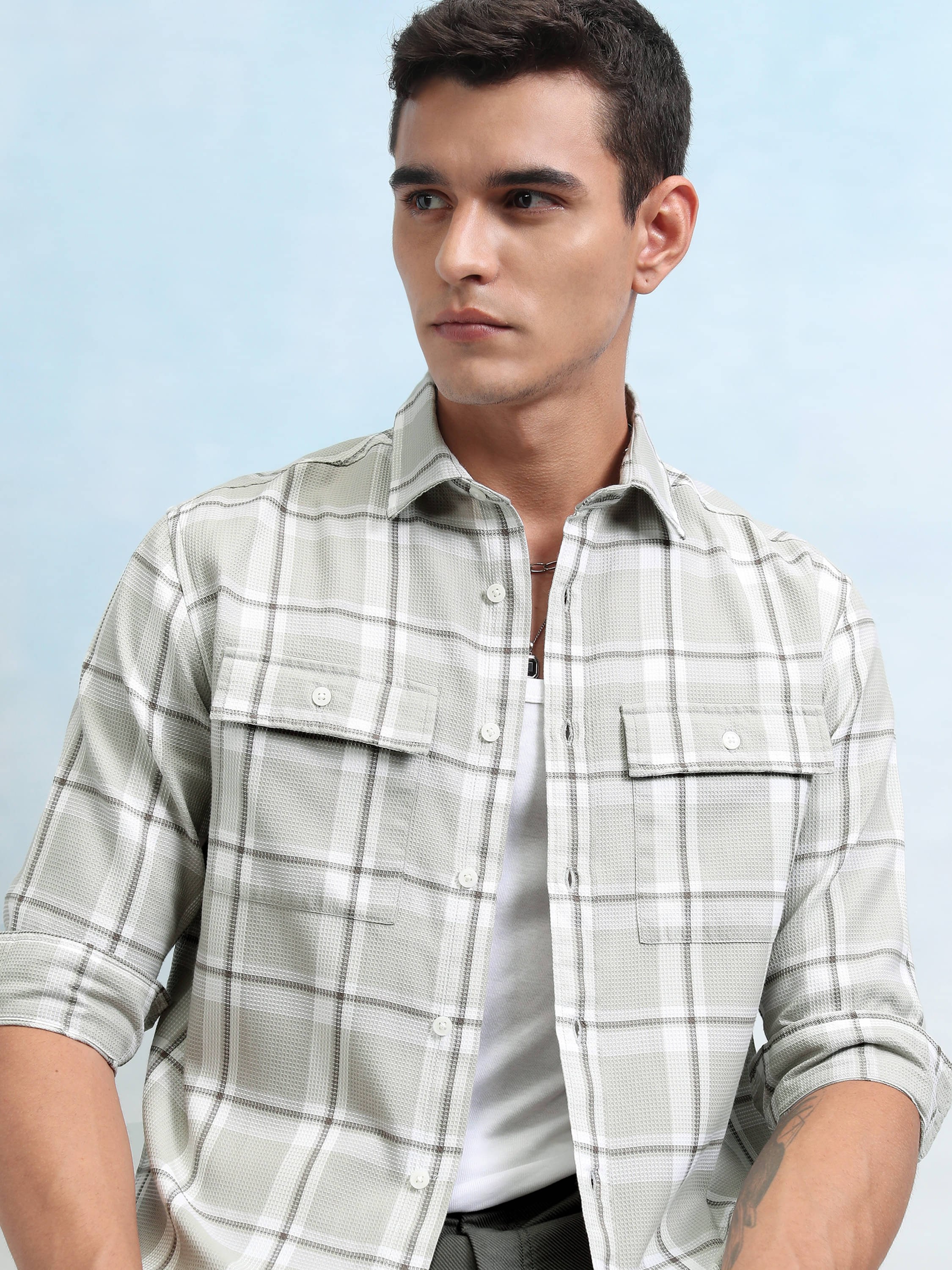 Highlander Cotton Blend Relaxed Fit Checks Full Sleeves Men's Casual Shirt - Grey ( Pack of 1 )     			Highlander Cotton Blend Relaxed Fit Checks Full Sleeves Men's Casual Shirt - Grey ( Pack of 1 )