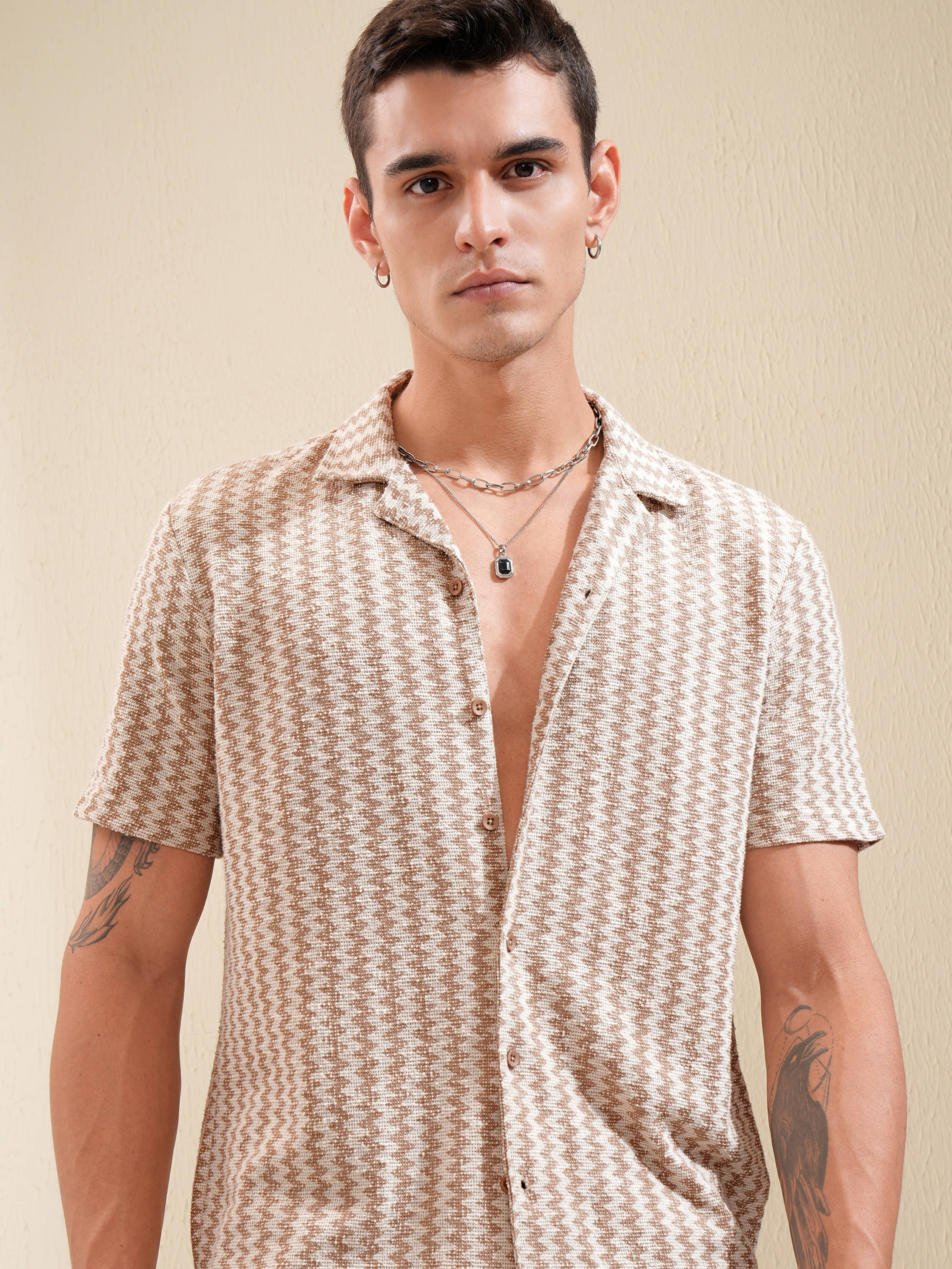     			Highlander Cotton Blend Relaxed Fit Self Design Half Sleeves Men's Casual Shirt - Multicolor ( Pack of 1 )
