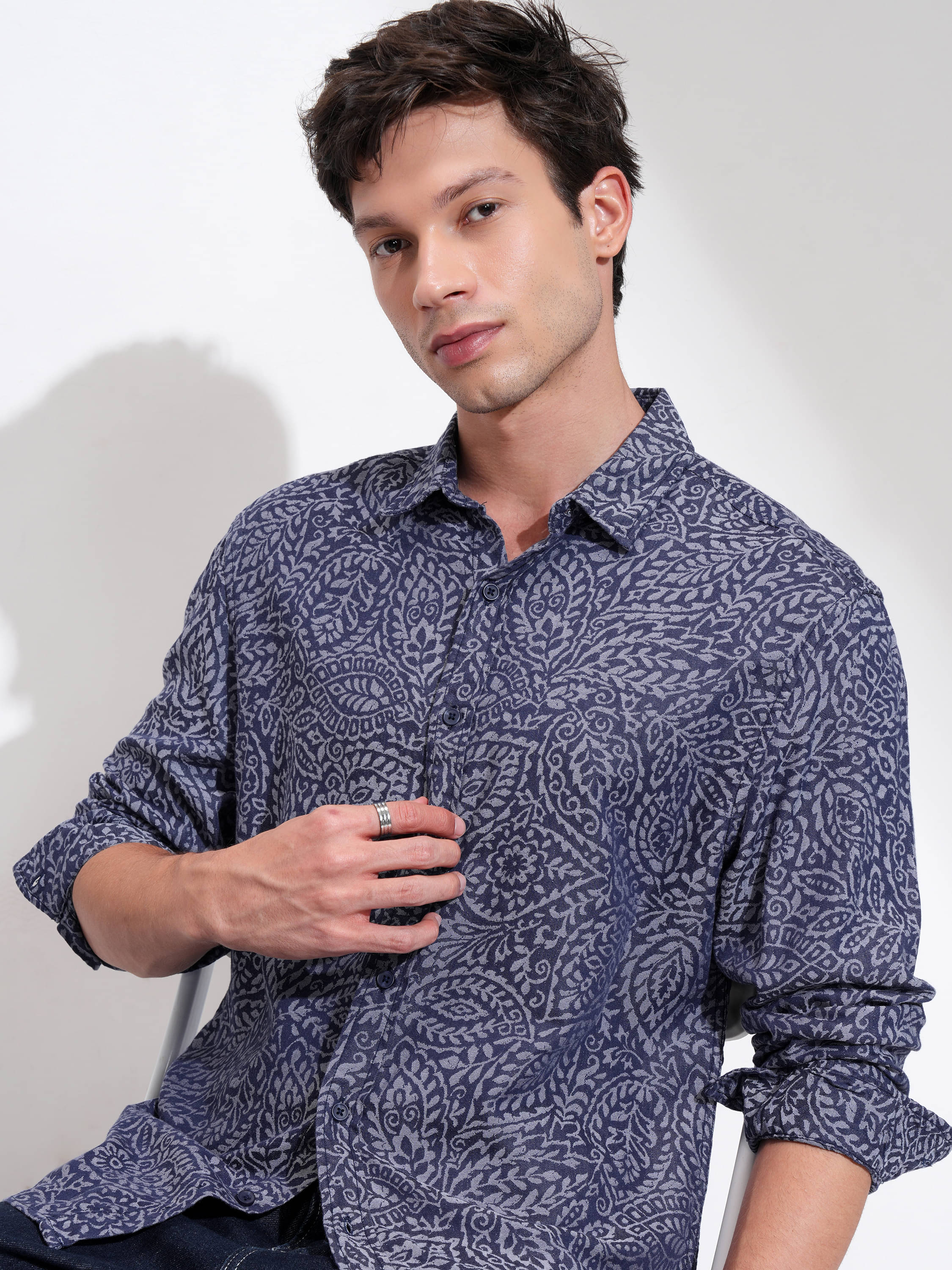     			Highlander Cotton Blend Relaxed Fit Self Design Full Sleeves Men's Casual Shirt - Blue ( Pack of 1 )