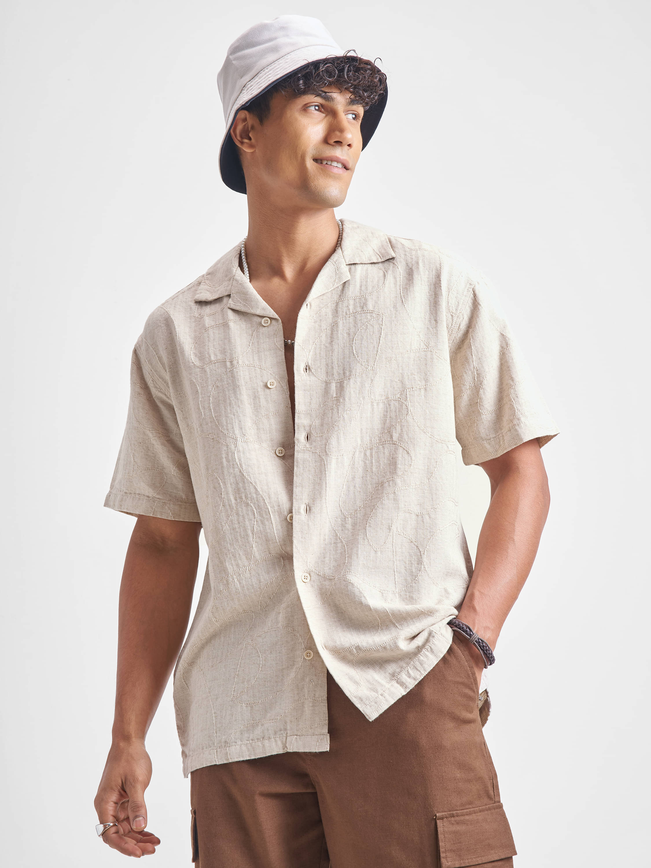     			Highlander Cotton Blend Relaxed Fit Self Design Half Sleeves Men's Casual Shirt - Beige ( Pack of 1 )