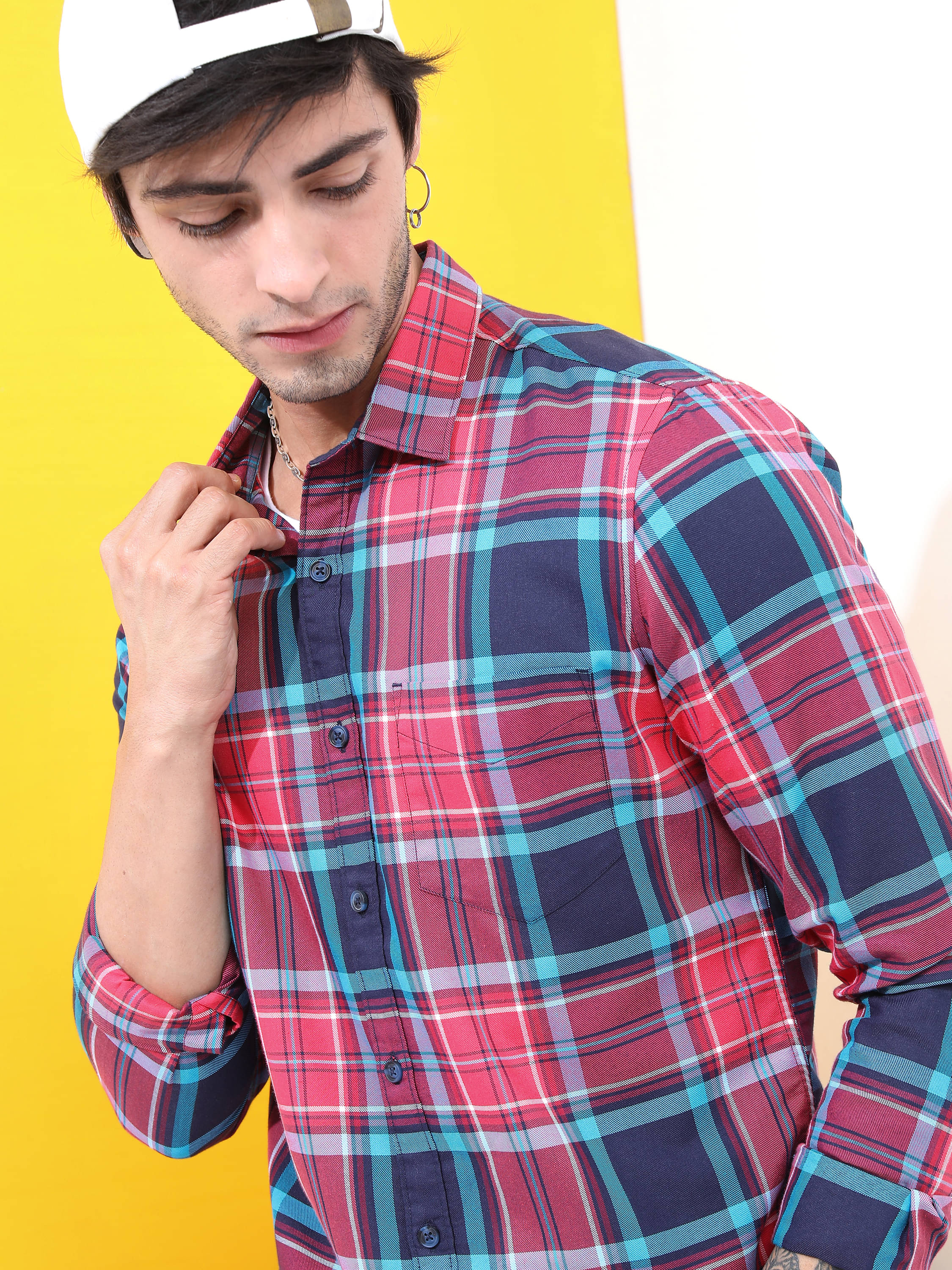     			Highlander Cotton Blend Slim Fit Checks Full Sleeves Men's Casual Shirt - Pink ( Pack of 1 )
