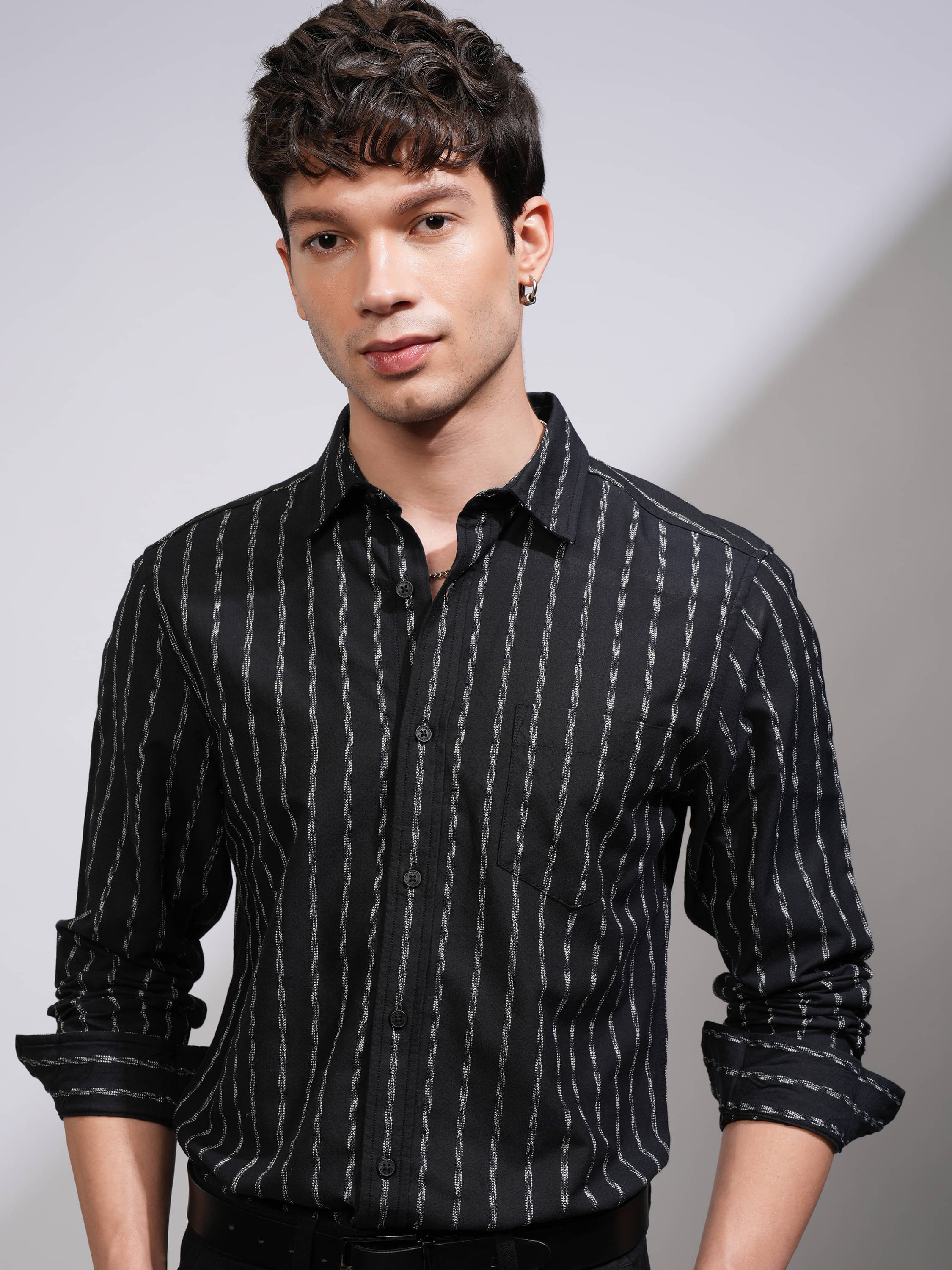     			Highlander Cotton Blend Slim Fit Striped Full Sleeves Men's Casual Shirt - Black ( Pack of 1 )