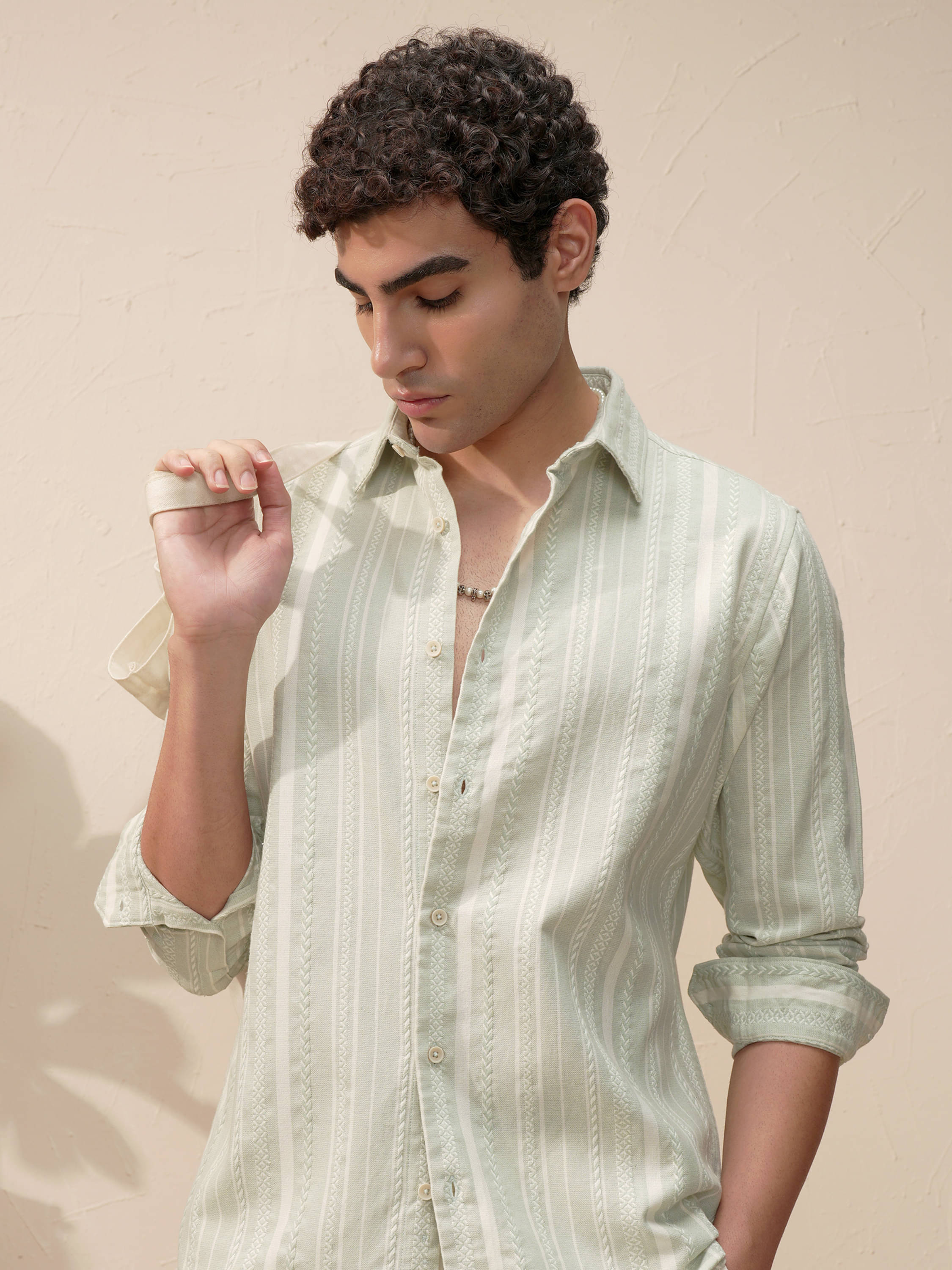     			Highlander Cotton Blend Slim Fit Self Design Full Sleeves Men's Casual Shirt - Light Green ( Pack of 1 )