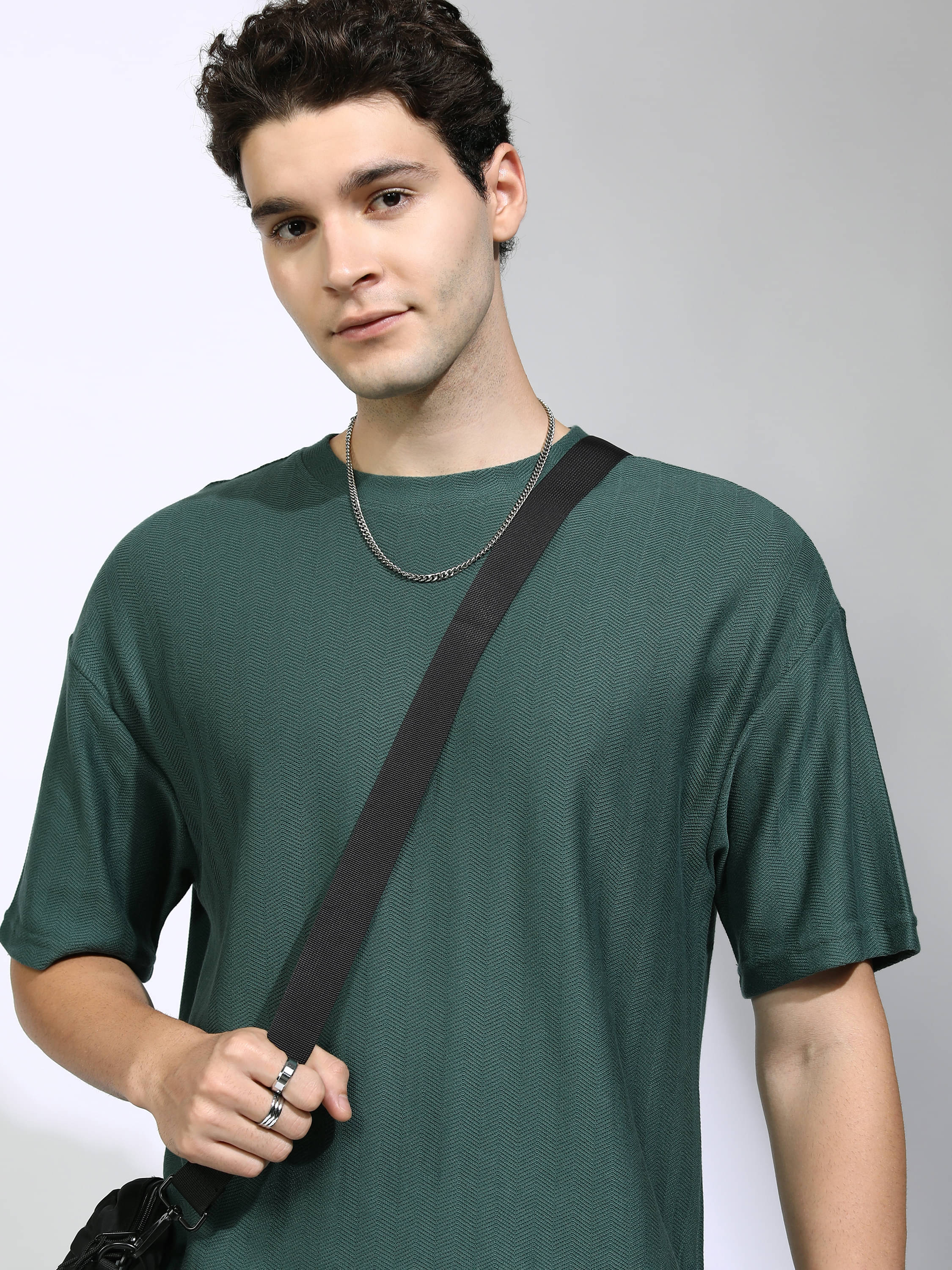     			Highlander Men Cotton Blend Oversized Fit Self Design T-Shirt ( Teal )