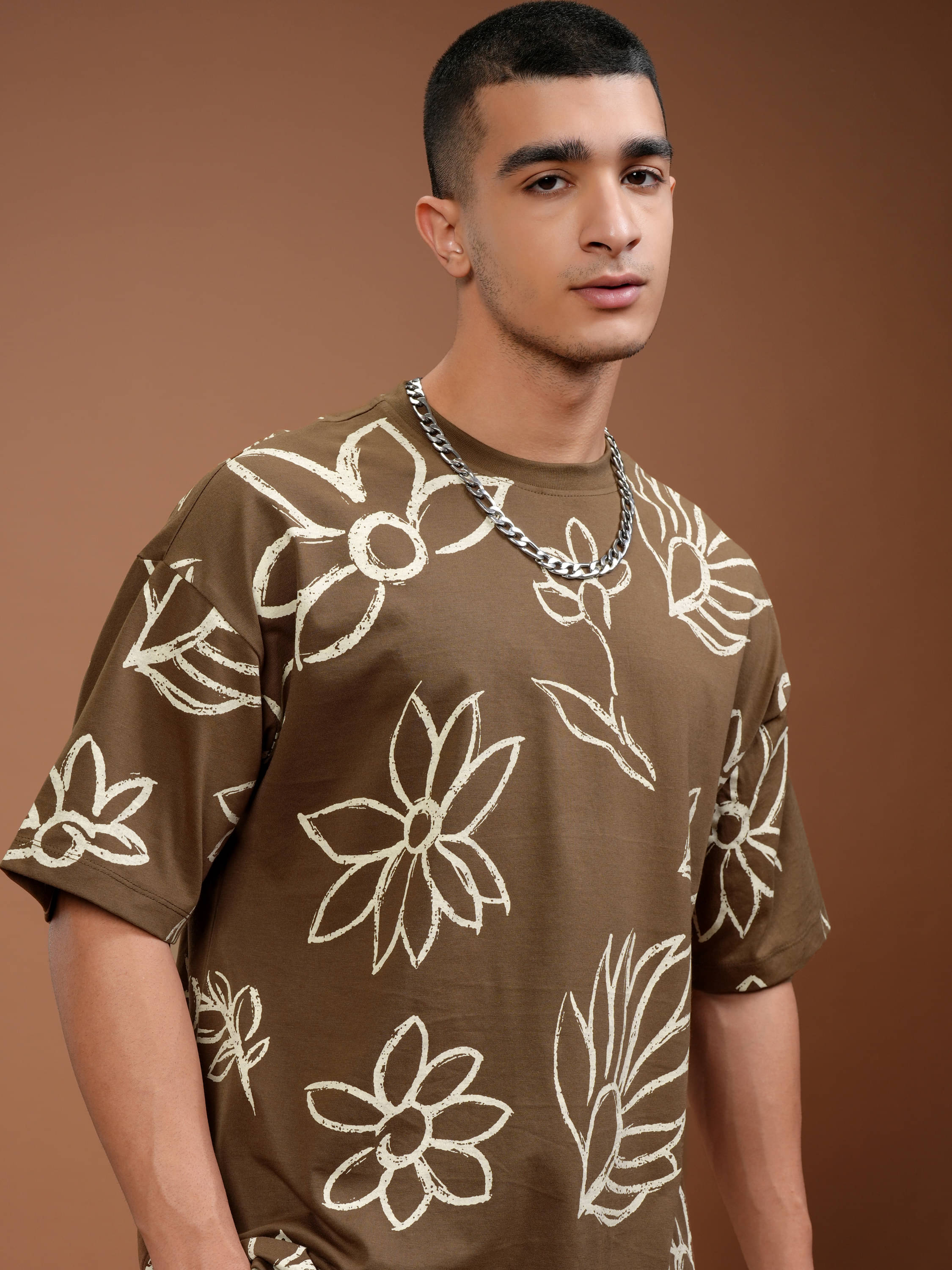     			Highlander Men Cotton Blend Oversized Fit Printed T-Shirt ( Brown )