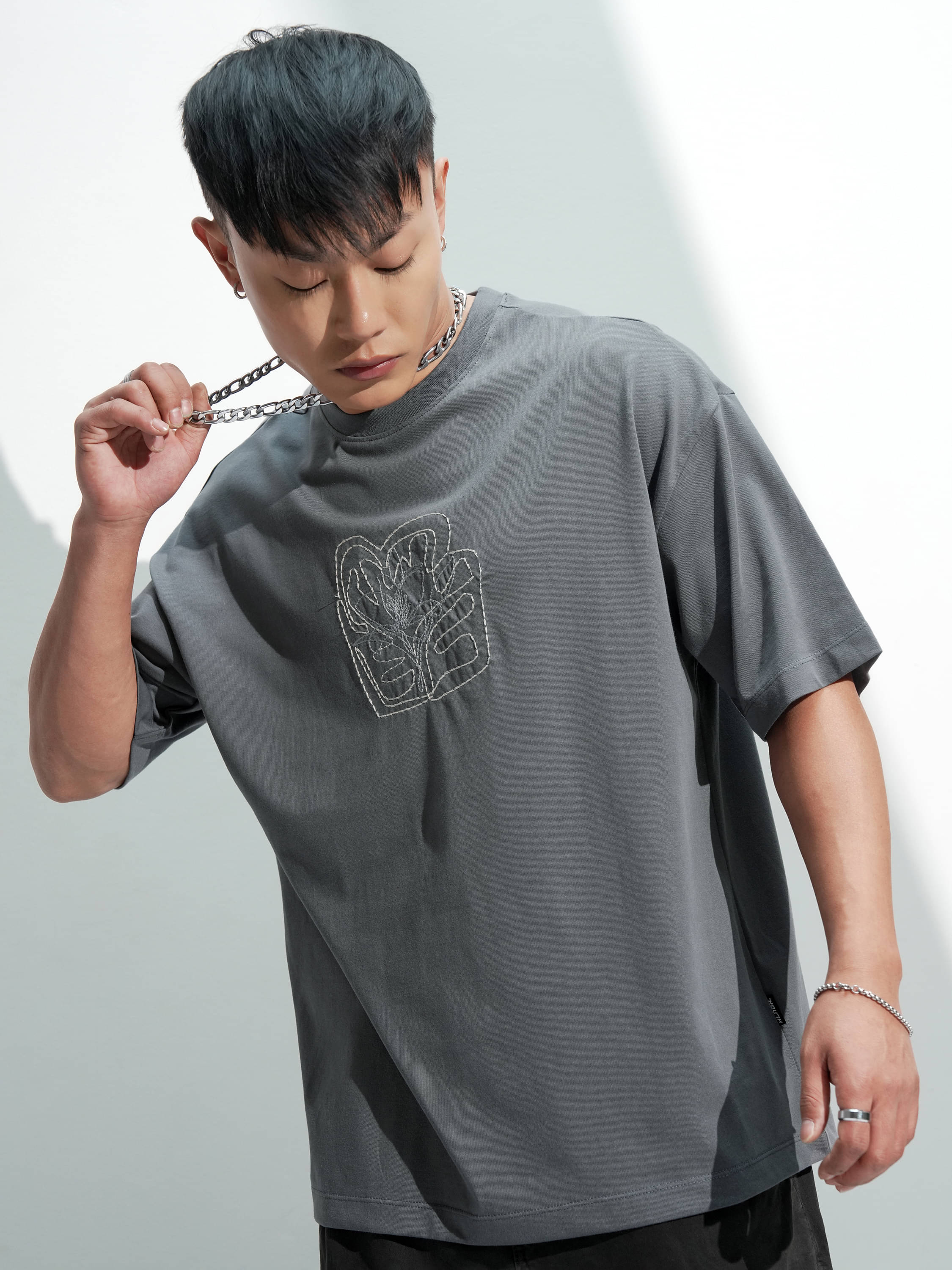     			Highlander Men Cotton Blend Relaxed Fit Self Design T-Shirt ( Grey )