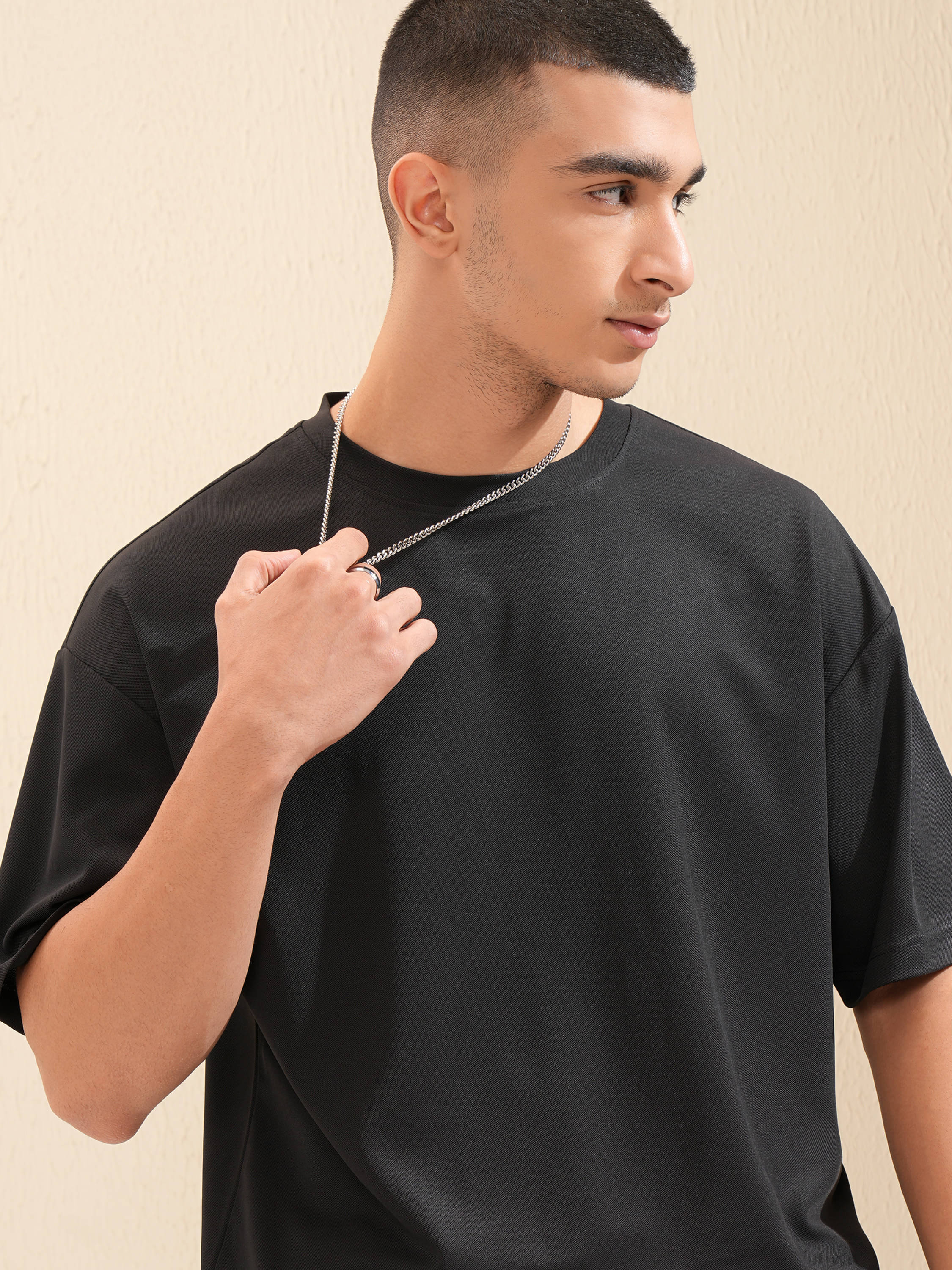 Highlander Men Polyester Oversized Fit Solid T-Shirt ( Black ) Highlander Men Polyester Oversized Fit Solid T-Shirt ( Black )