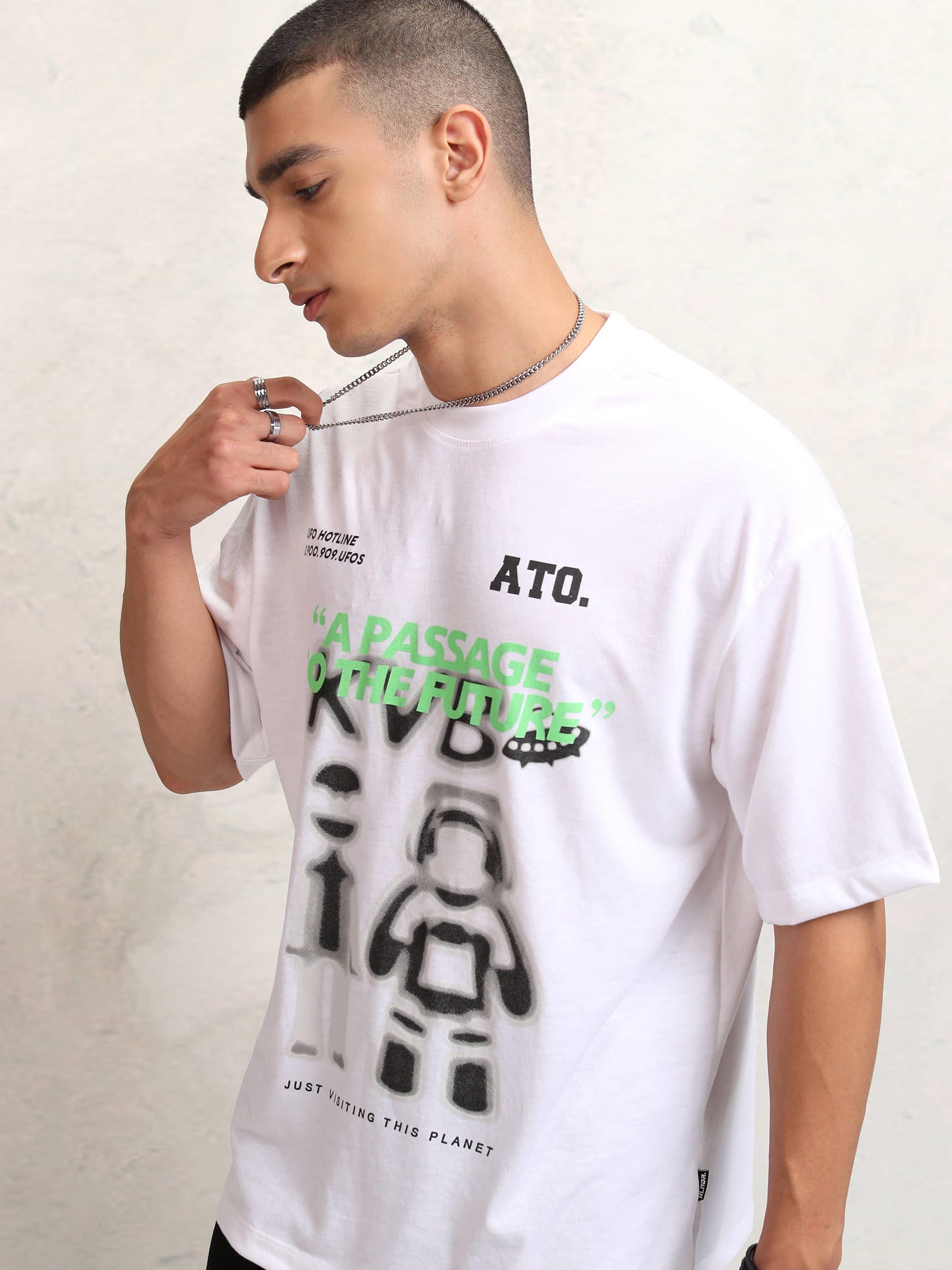 Highlander Men Polyester Oversized Fit Printed T-Shirt ( White )     			Highlander Men Polyester Oversized Fit Printed T-Shirt ( White )