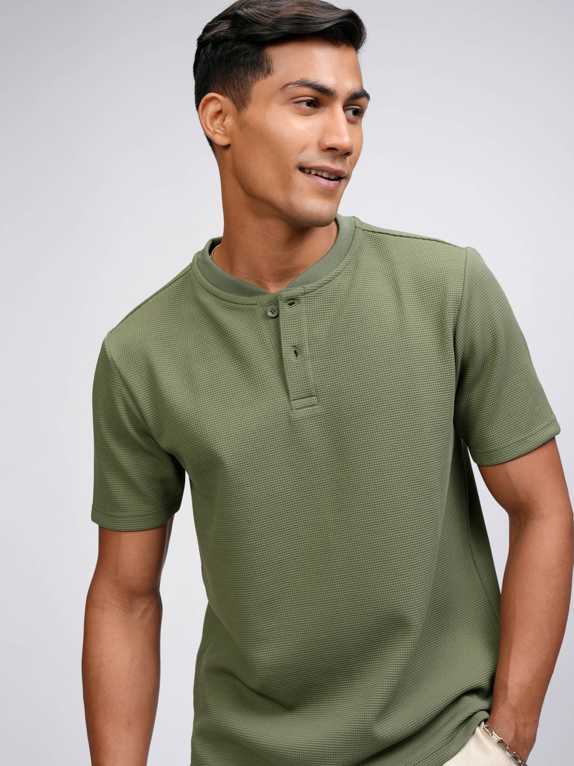     			Highlander Men Polyester Relaxed Fit Solid T-Shirt ( Olive )