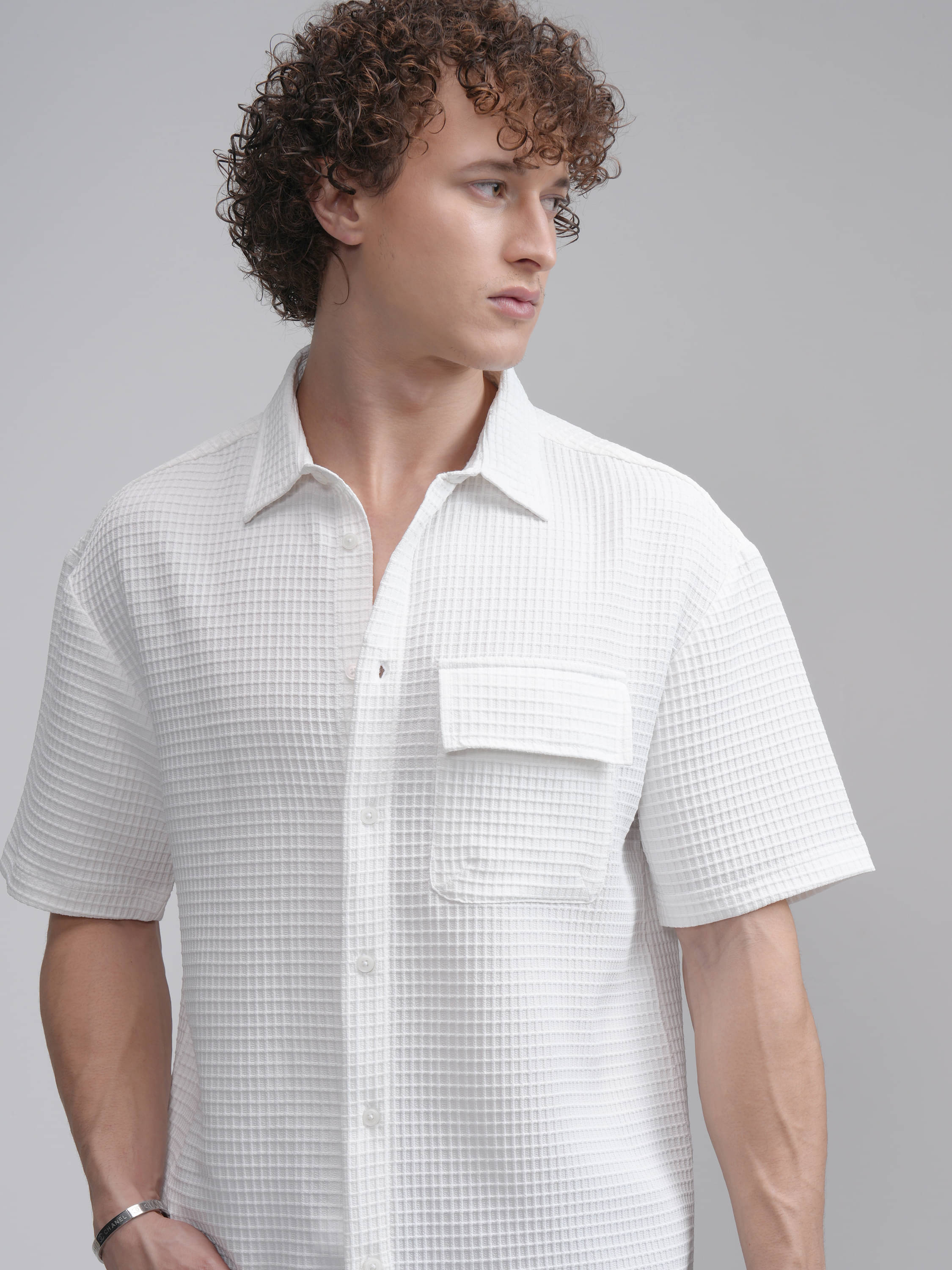     			Highlander Poly Cotton Oversized Fit Self Design Half Sleeves Men's Casual Shirt - White ( Pack of 1 )