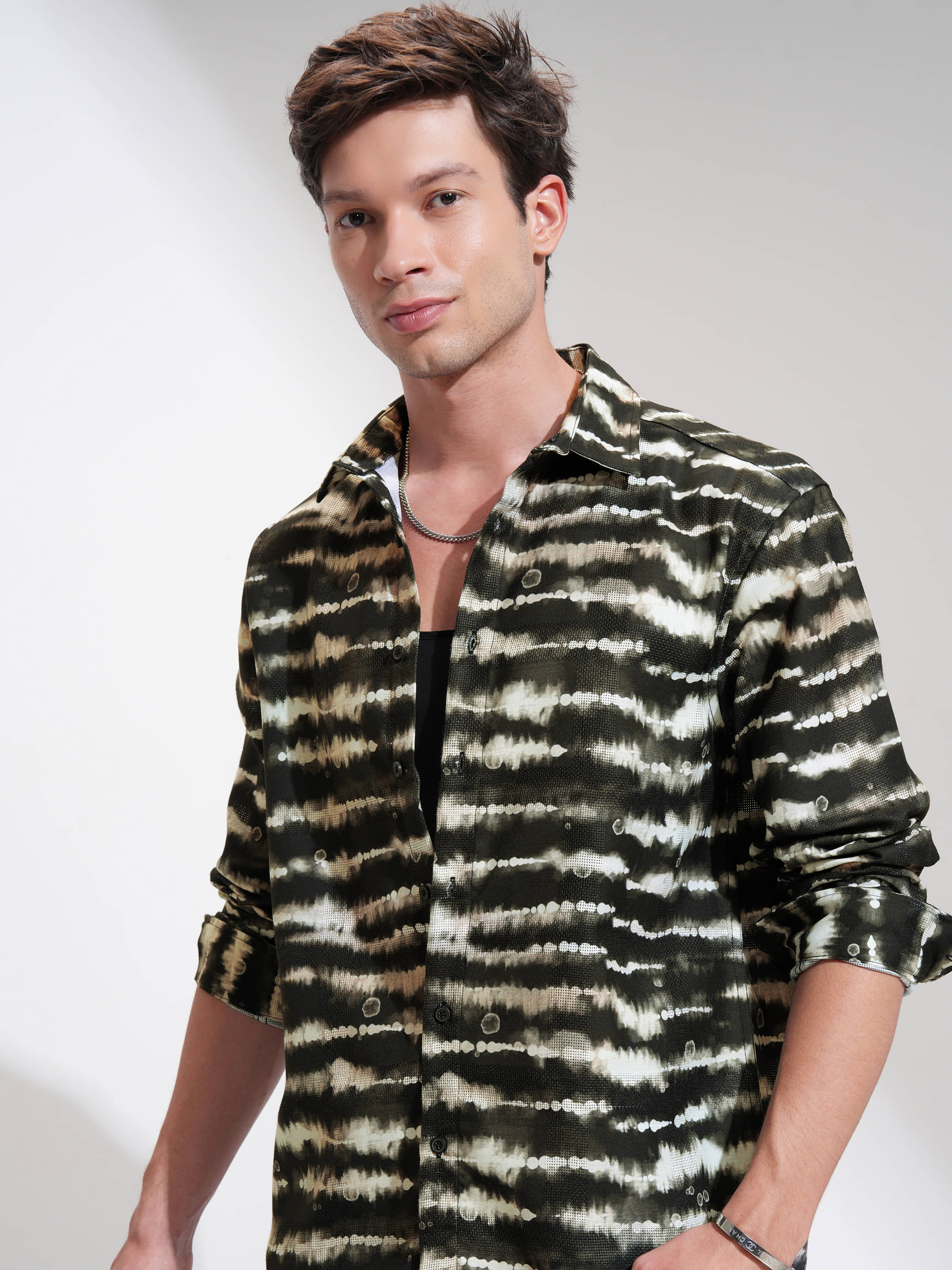     			Highlander Polyester Relaxed Fit Self Design Full Sleeves Men's Casual Shirt - Green ( Pack of 1 )