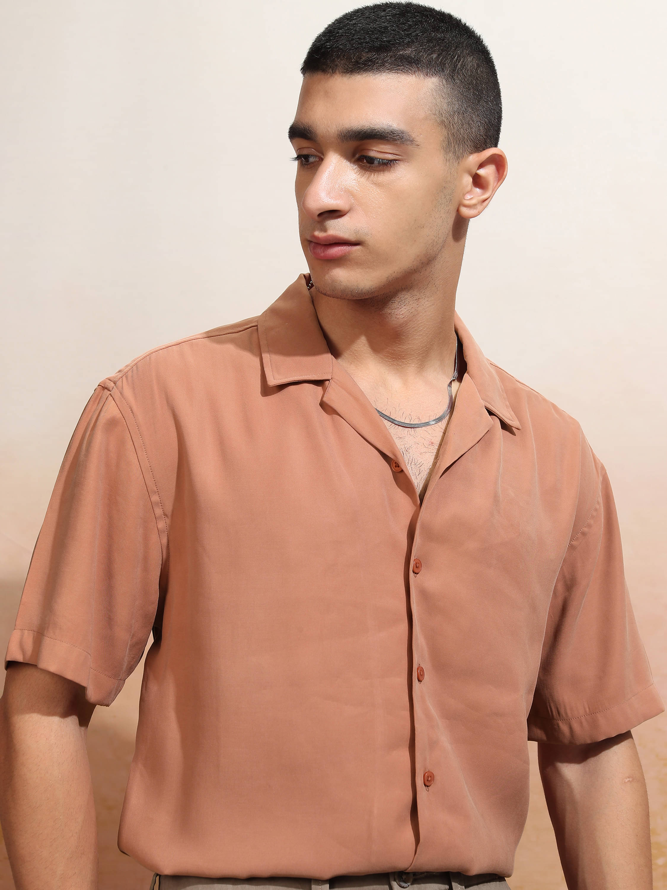     			Highlander Rayon Relaxed Fit Solids Half Sleeves Men's Casual Shirt - Red ( Pack of 1 )