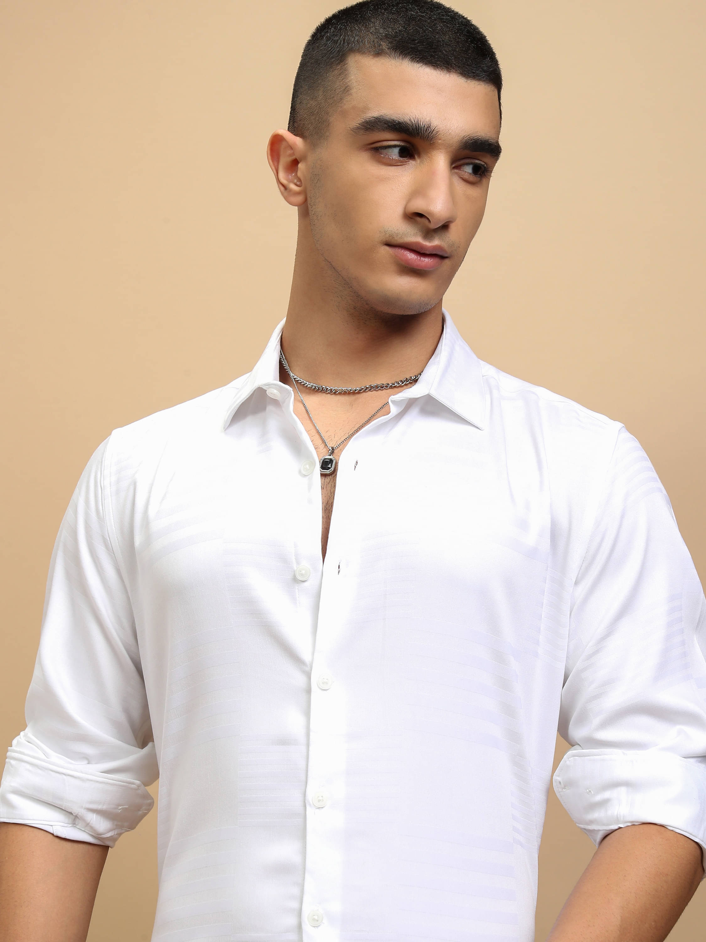     			Highlander Viscose Slim Fit Self Design Full Sleeves Men's Casual Shirt - White ( Pack of 1 )