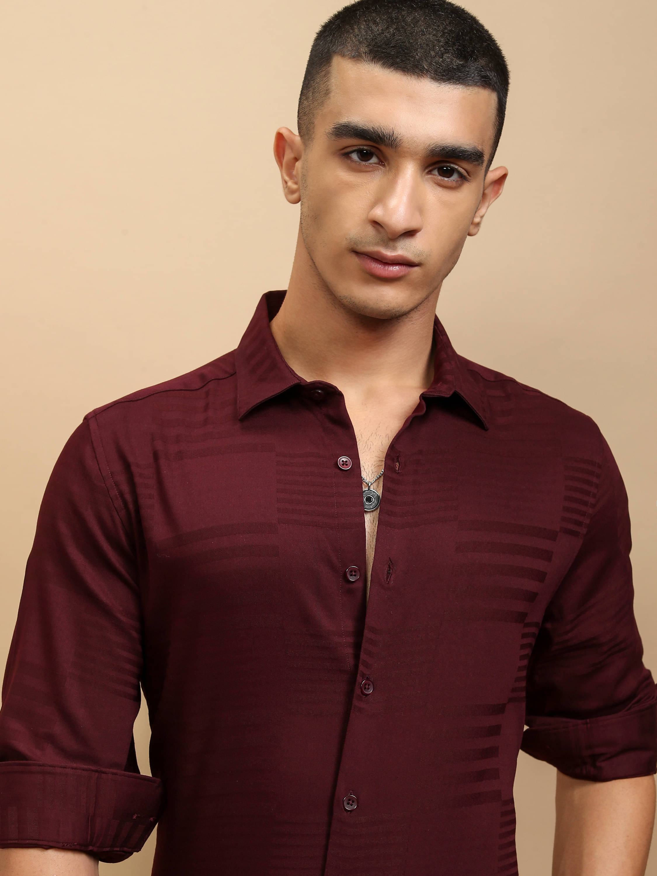     			Highlander Viscose Slim Fit Striped Full Sleeves Men's Casual Shirt - Maroon ( Pack of 1 )