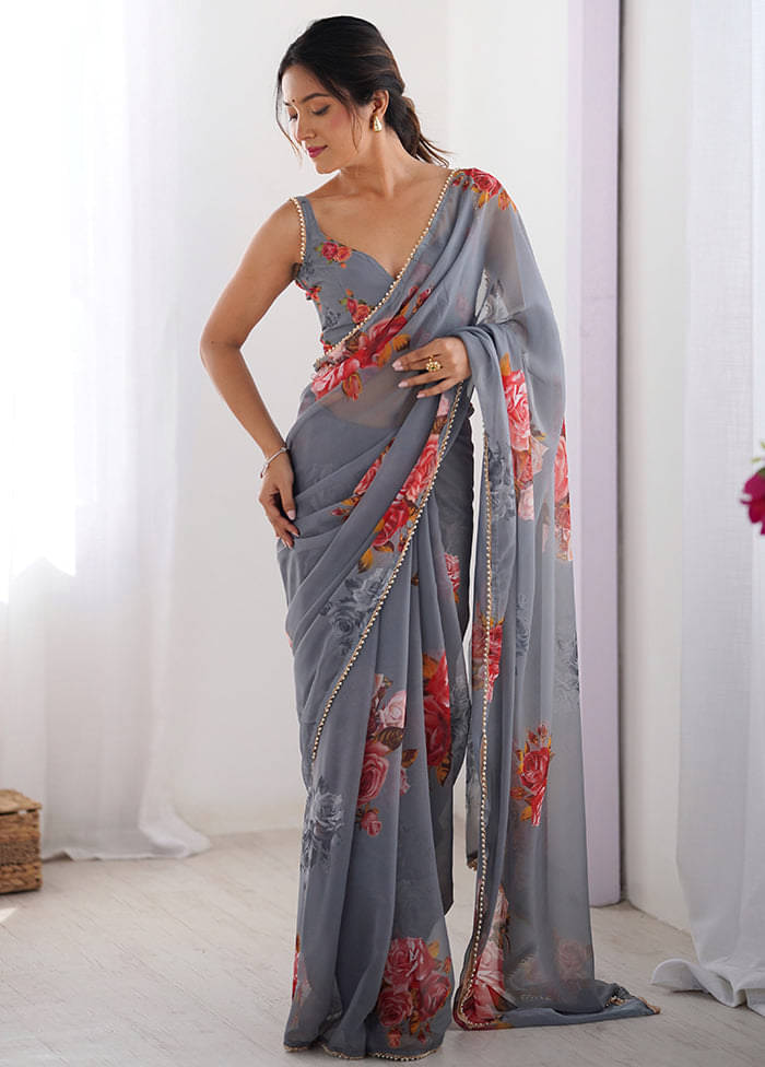 BLEESBURY Georgette Printed Regular Saree With Unstitched Blouse Piece ( Grey ) BLEESBURY Georgette Printed Regular Saree With Unstitched Blouse Piece ( Grey )