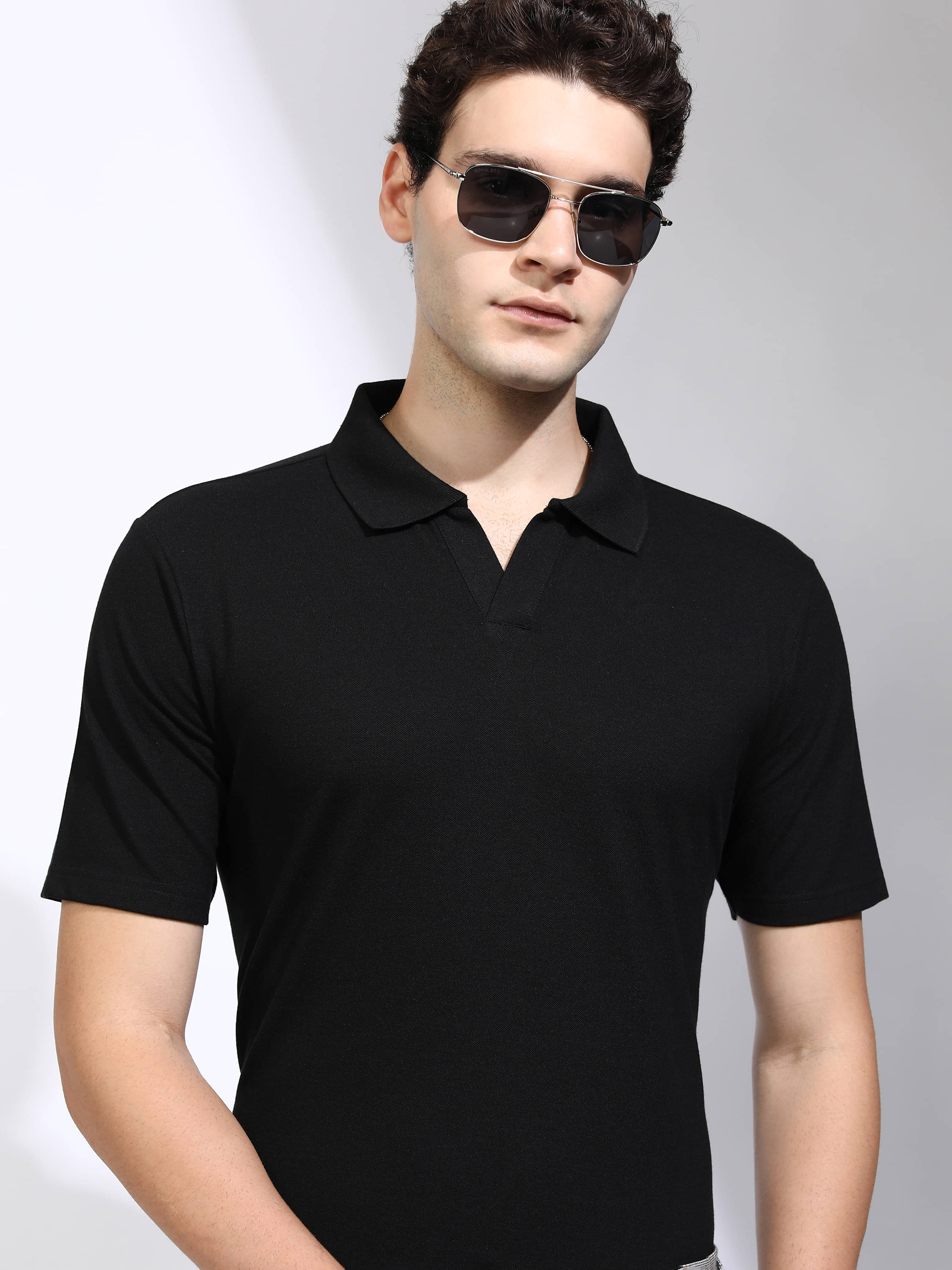     			Highlander Men Cotton Blend Relaxed Fit Solid Polo T Shirt ( Black )