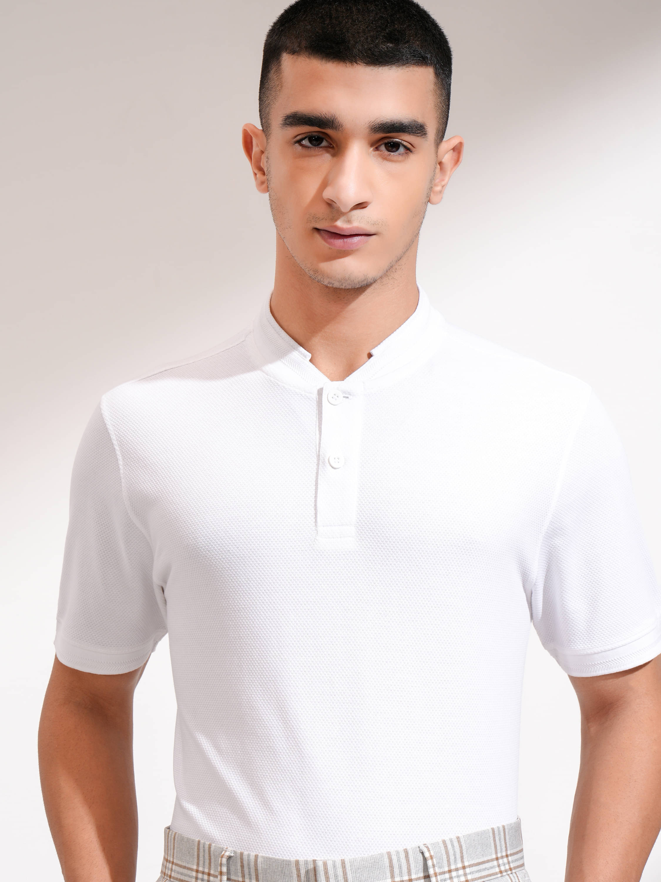     			Highlander Men Cotton Blend Slim Fit Self Design T-Shirt ( White )
