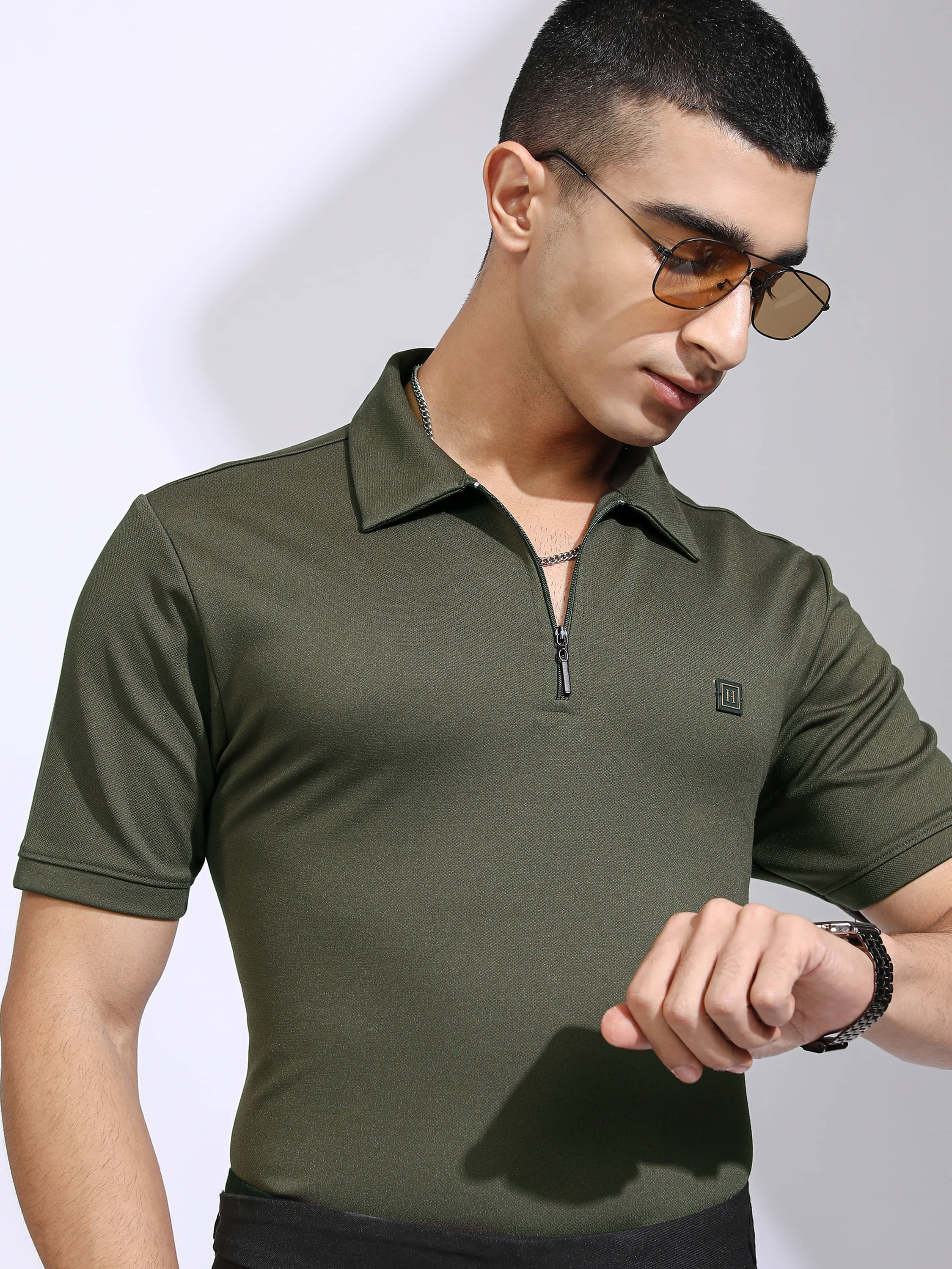     			Highlander Men Polyester Regular Fit Solid Polo T Shirt ( Olive )