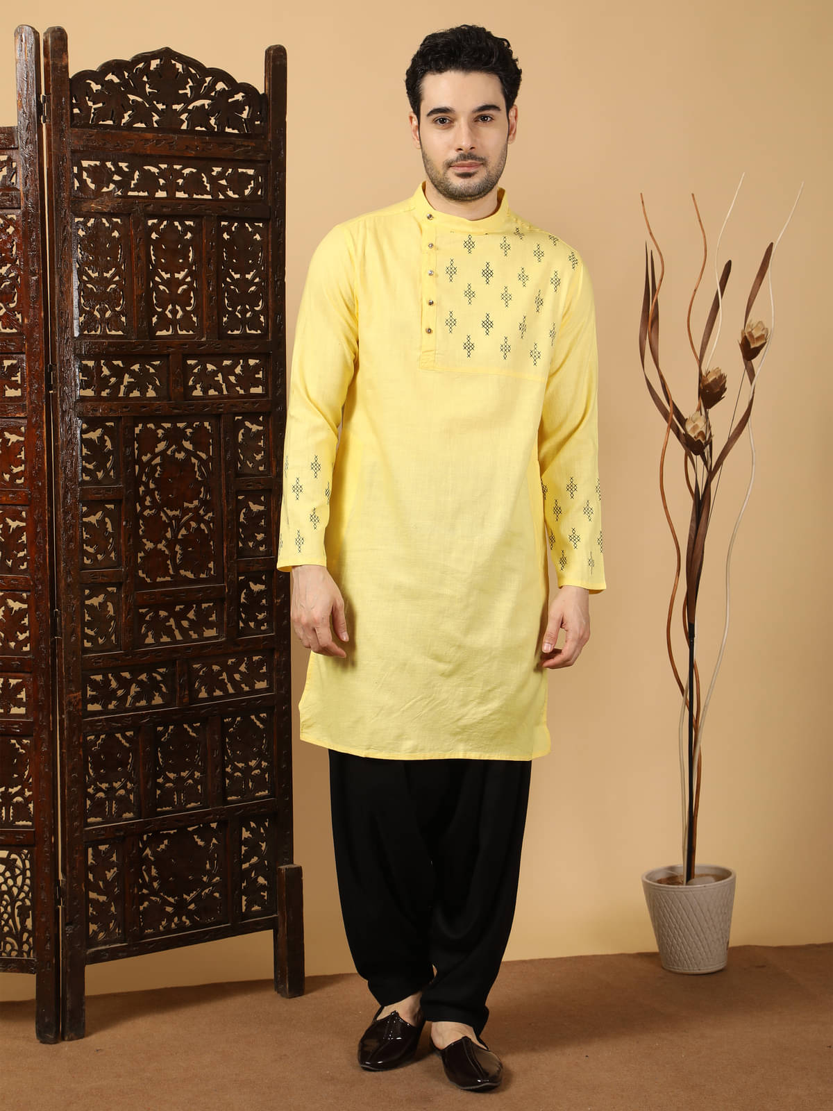     			Kuons Avenue Yellow Cotton Men's Angrakha Kurta ( Pack of 1 )