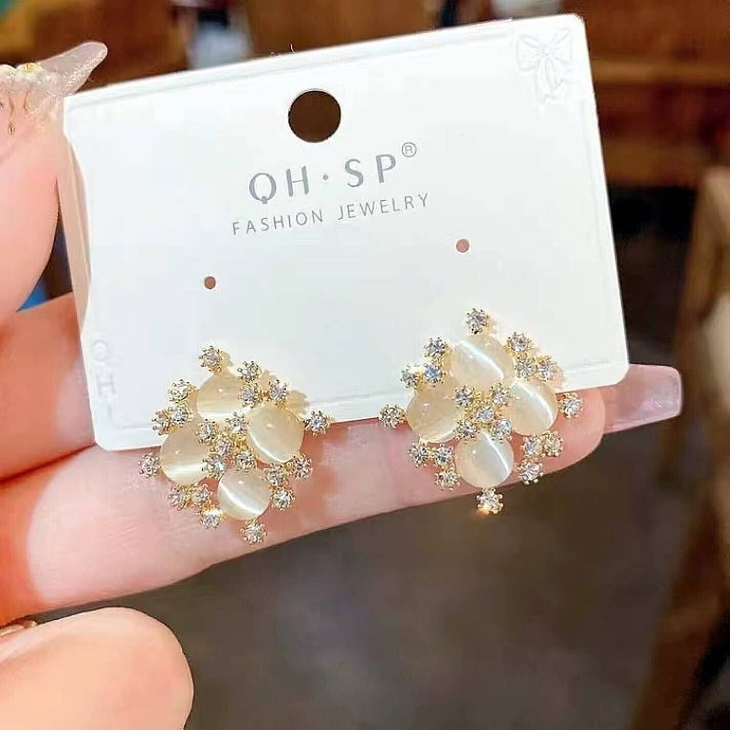     			Lady Raiment Beige Stud Earrings ( Pack of 1 )