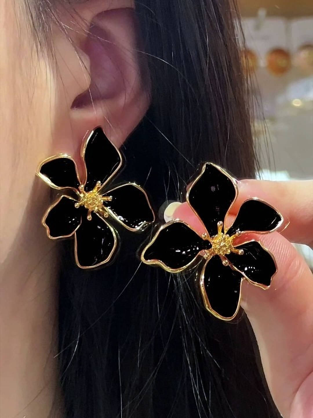     			Lady Raiment Black Stud Earrings ( Pack of 1 )